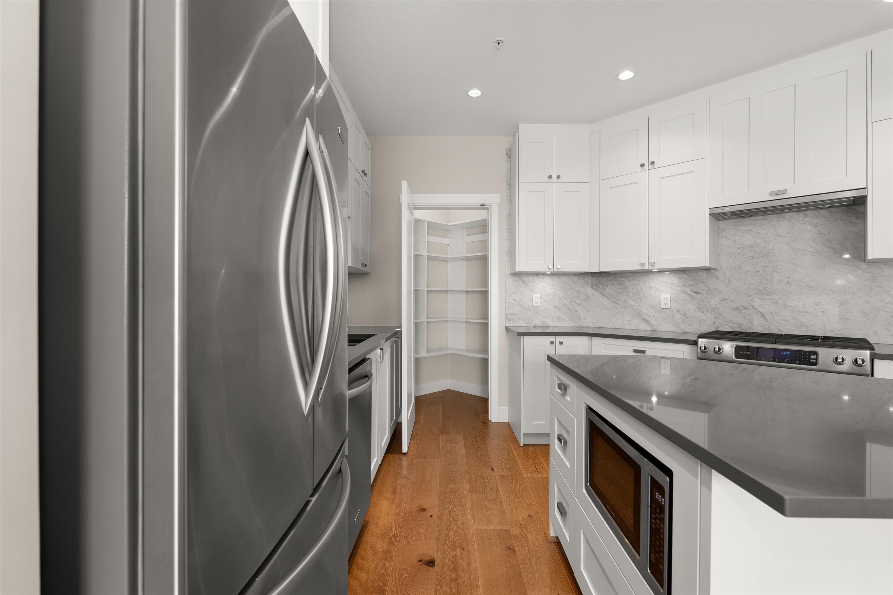214 - 14855 Thrift Avenue, White Rock, V4B 2J6 — photo 5