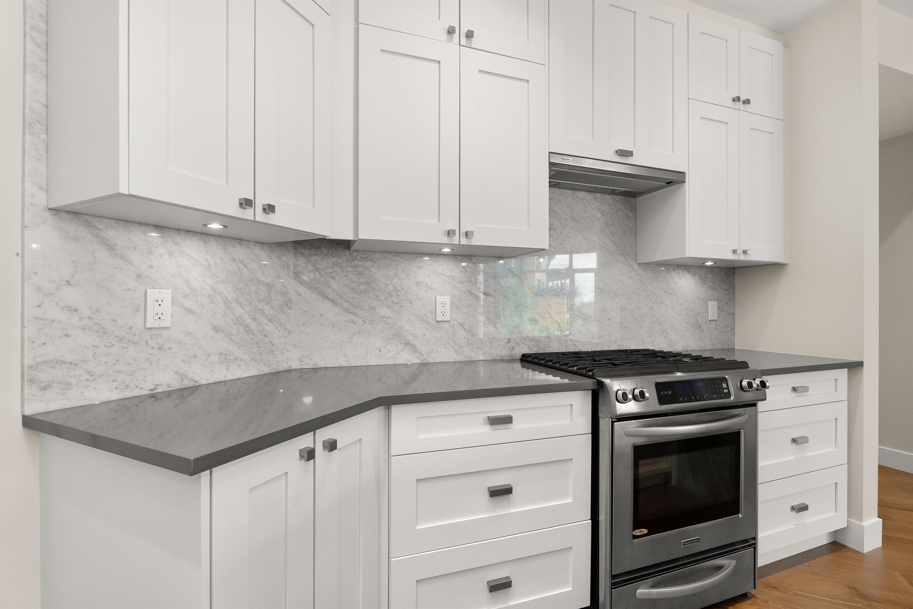214 - 14855 Thrift Avenue, White Rock, V4B 2J6 — photo 4