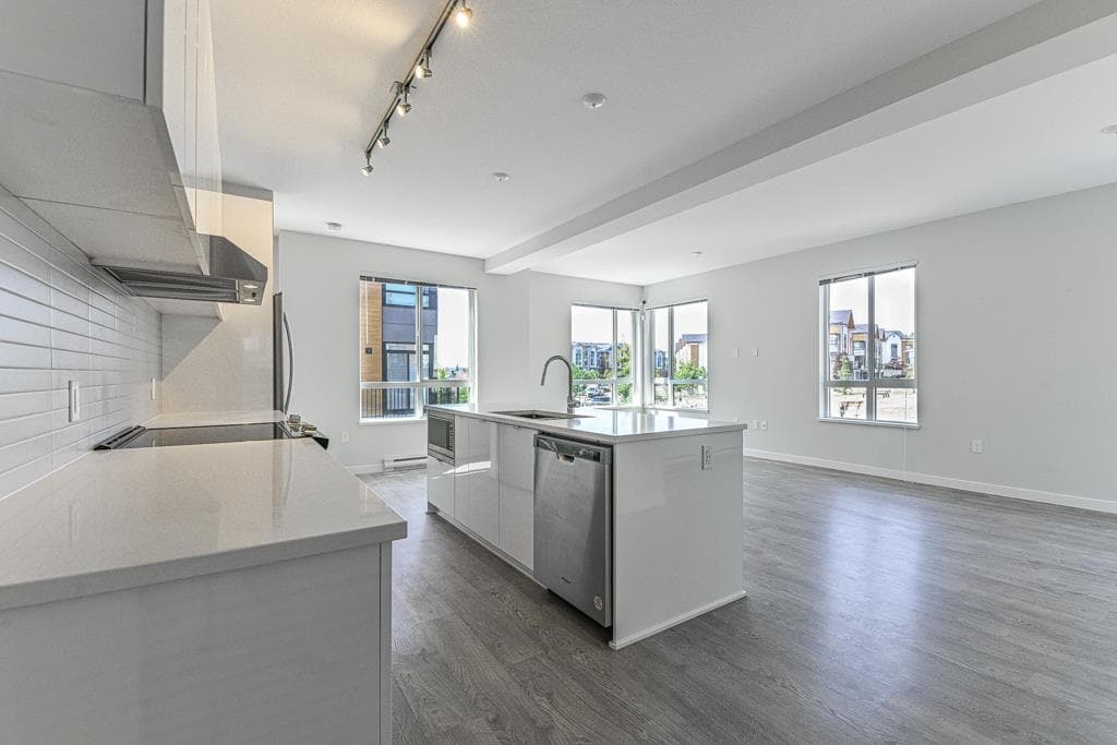 11 - 15151 Edmund Drive, Surrey, V3S 0B2 — photo 2