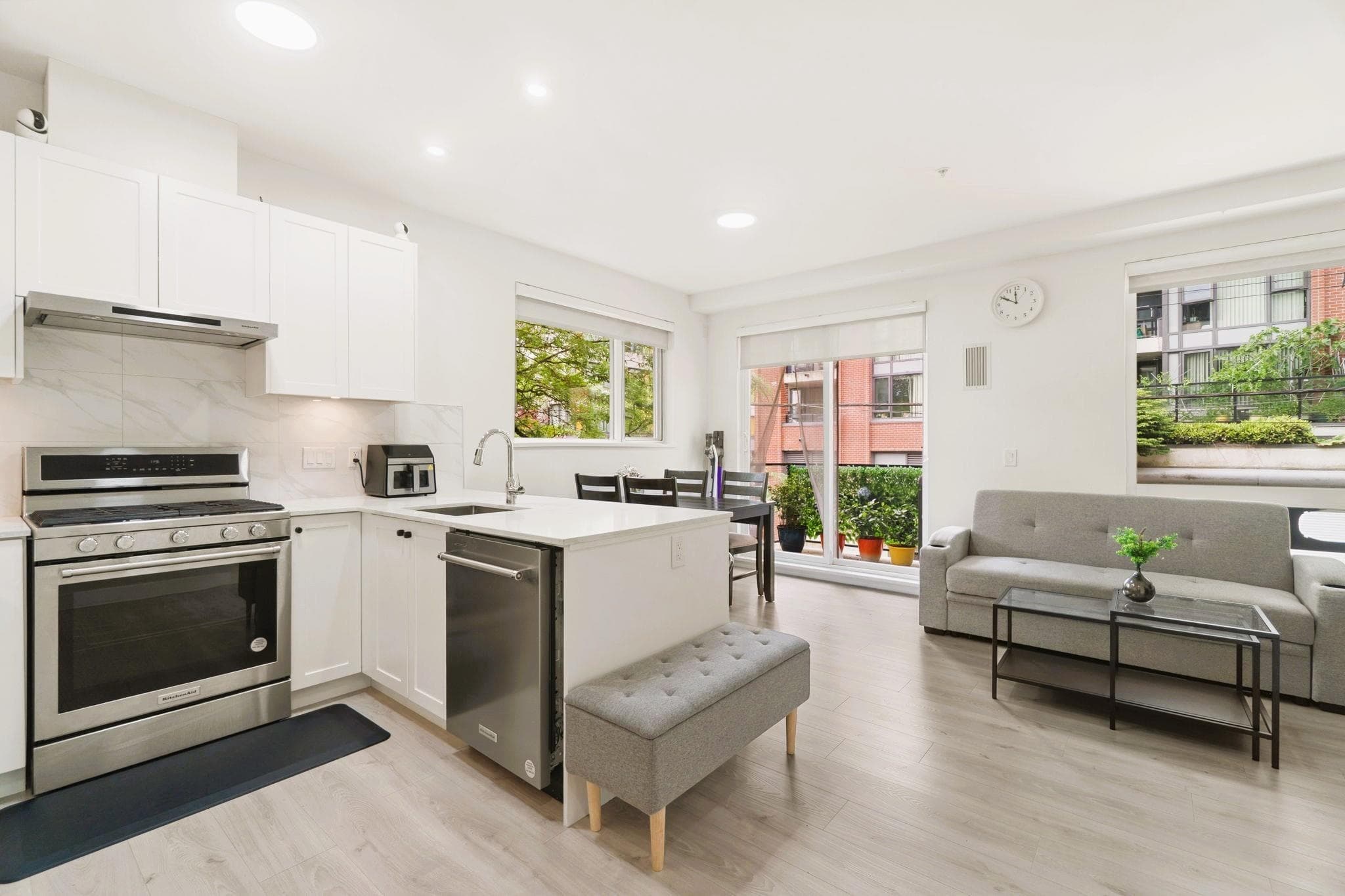 206 - 2688 Duke Street, Vancouver, V5R 4S9 — photo 2