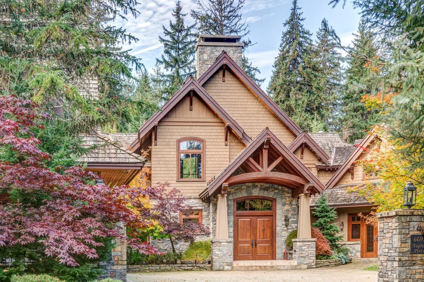 6693 Tapley Place, Whistler, V6E 0C5 — photo 2