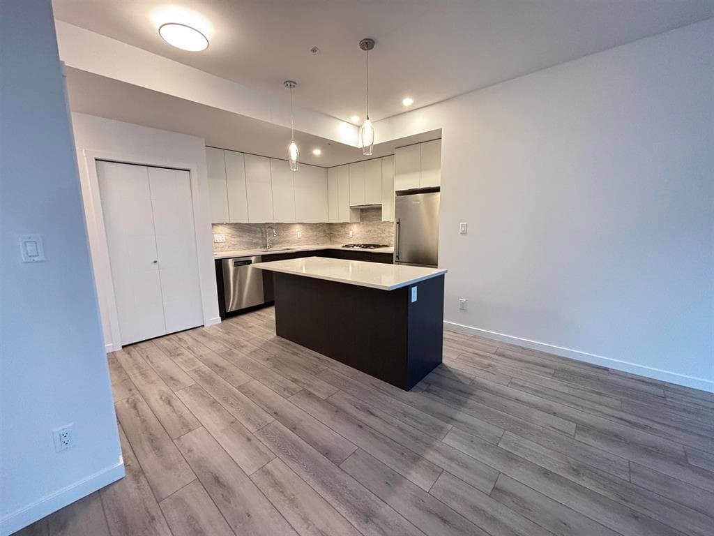102 - 11641 227 Street, Maple Ridge, V2X 9J6 — photo 3