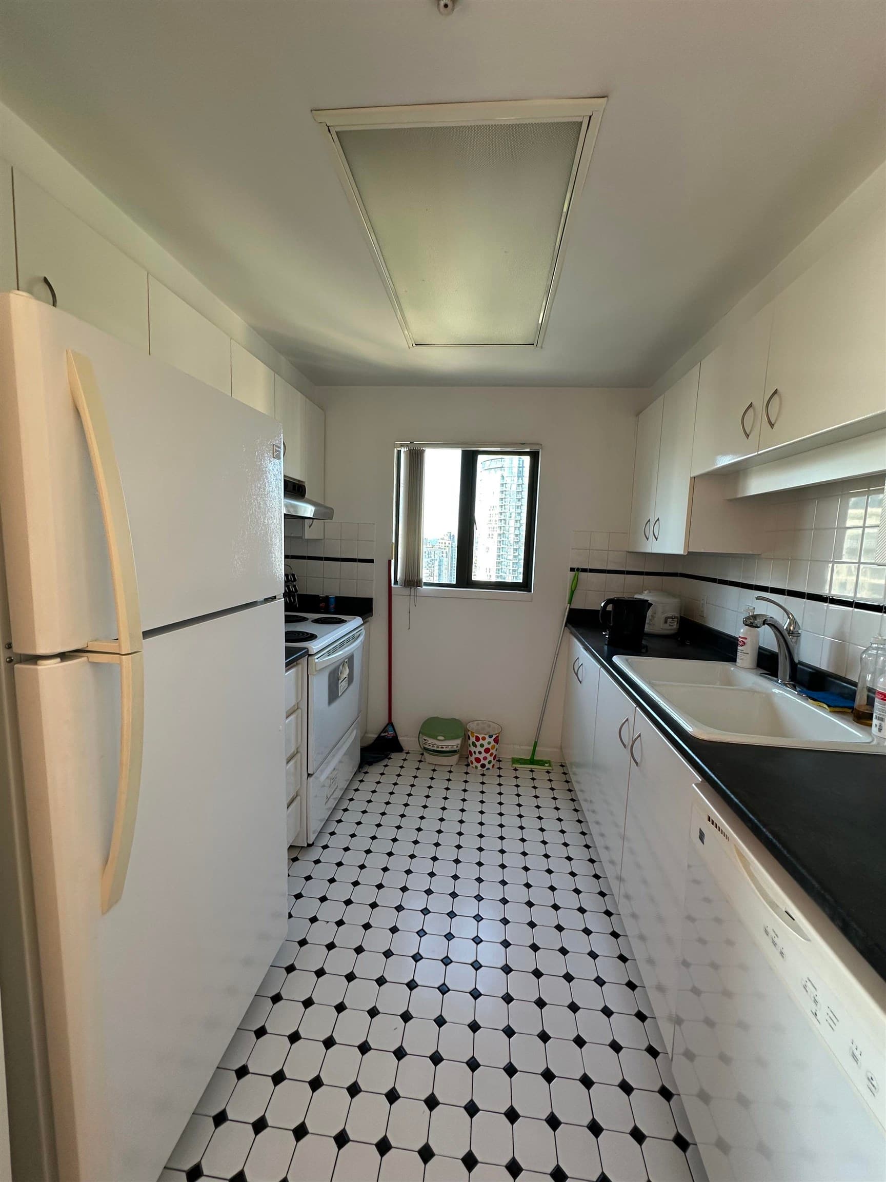 2403 - 1155 Homer Street, Vancouver, V6B 5T5 — photo 4