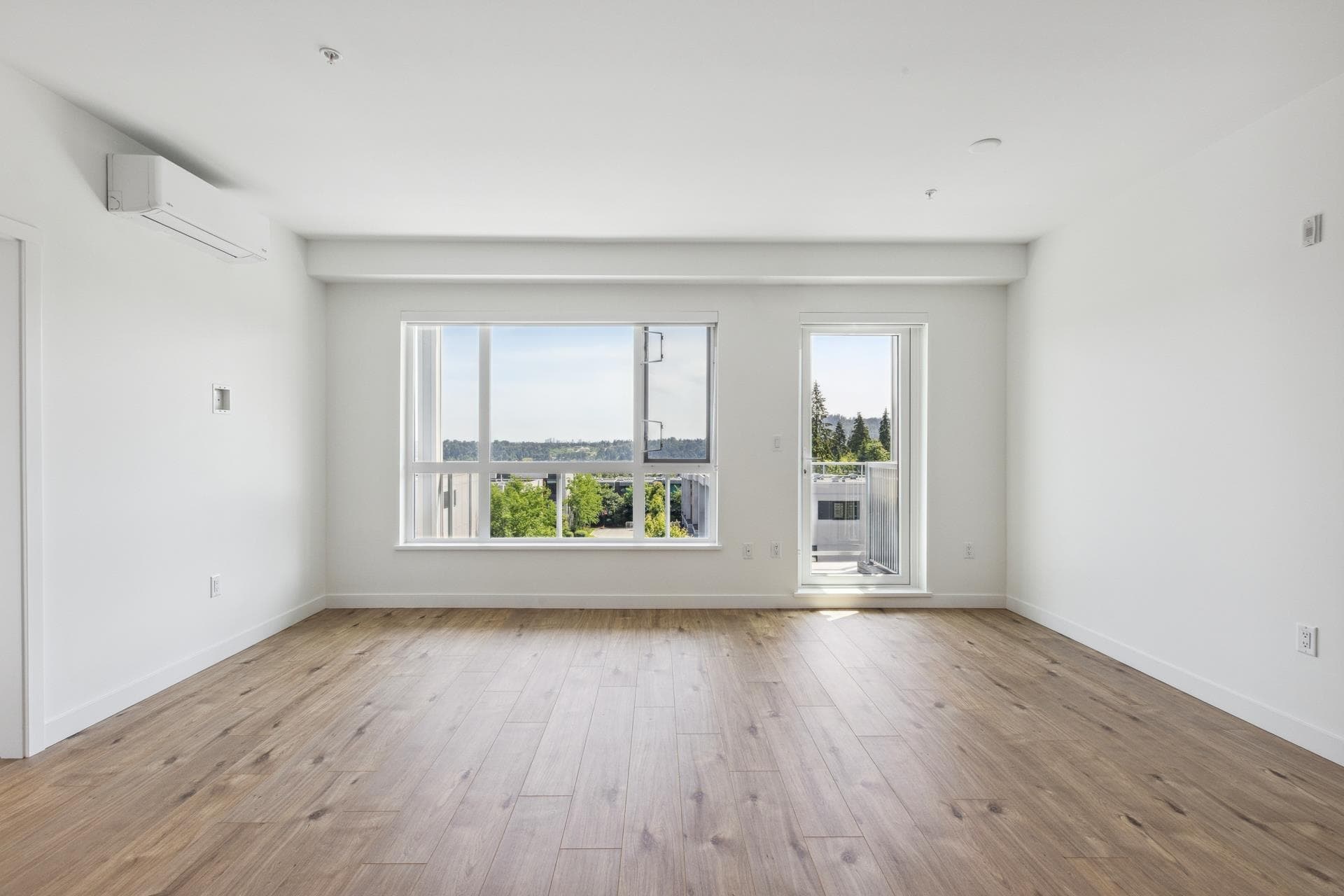 403 - 3594 Malsum Drive, North Vancouver, V7G 0B5 — photo 4