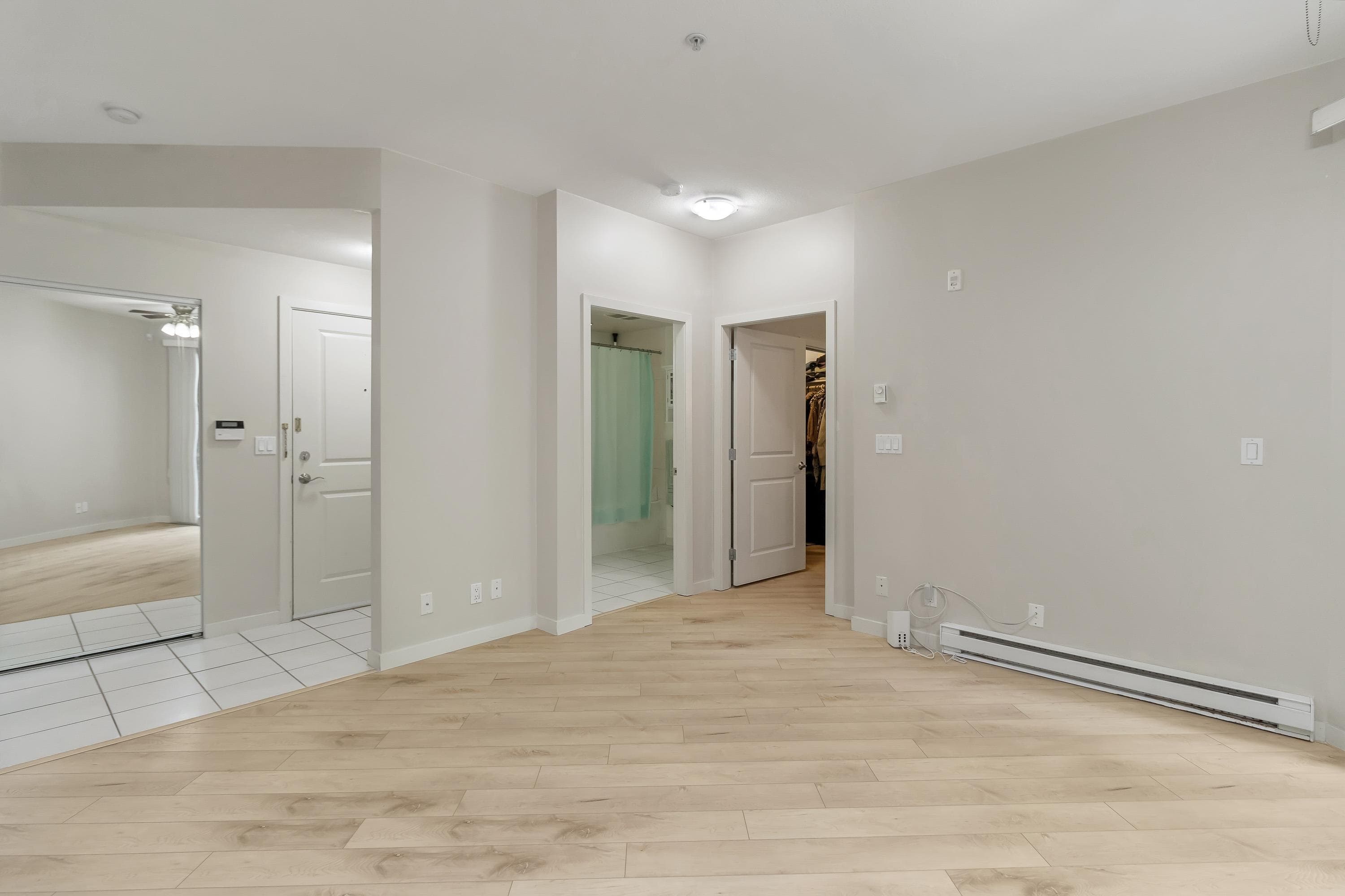 101 - 10455 University Drive, Surrey, V3T 0A5 — photo 4