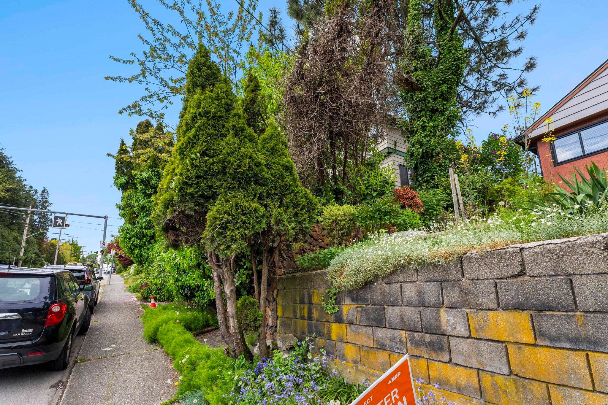 451 E Eighth Avenue, New Westminster, V3L 4K9 — photo 2