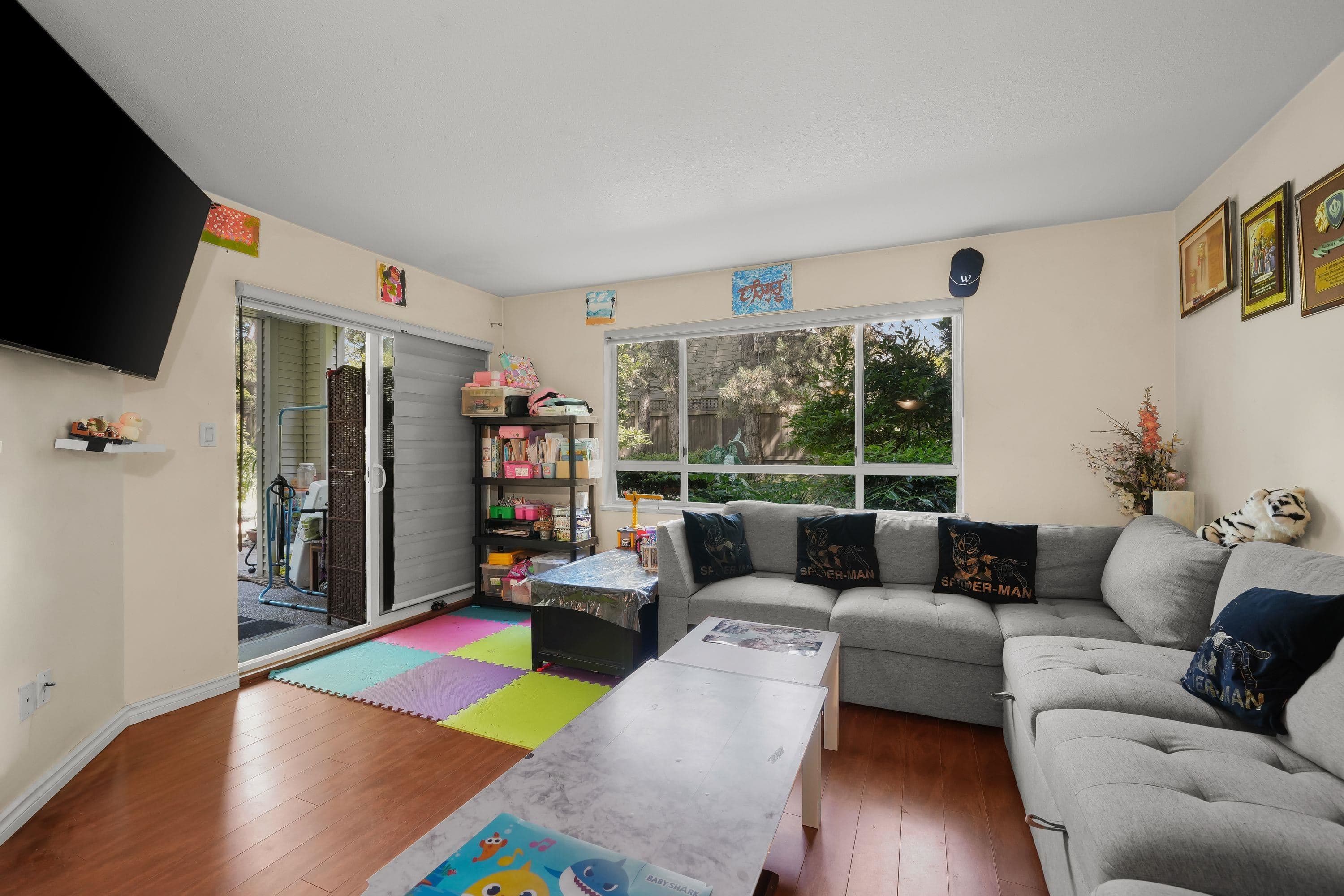 209 - 15991 Thrift Avenue, White Rock, V4B 2M9 — photo 2