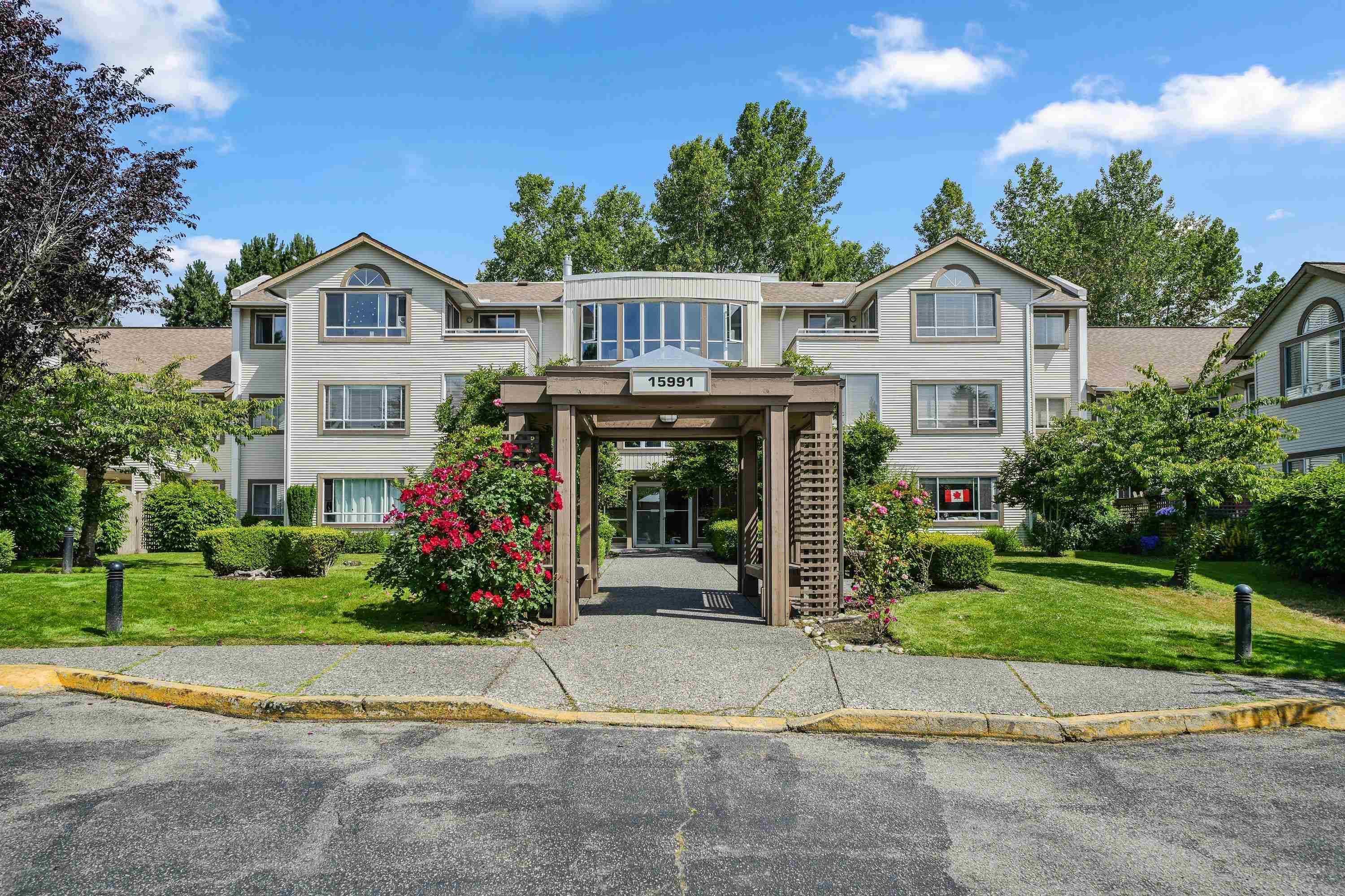 209 - 15991 Thrift Avenue, White Rock, V4B 2M9 — photo 1