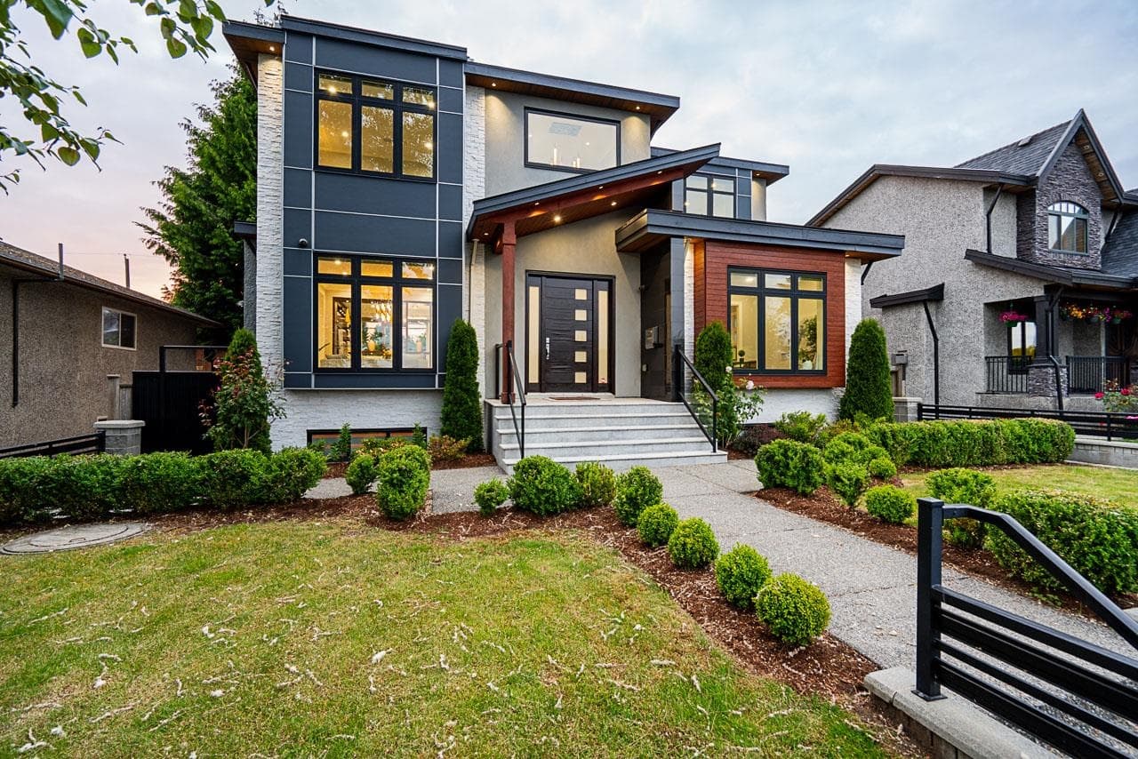 8433 10th Avenue, Burnaby, V3N 2S7 — photo 3
