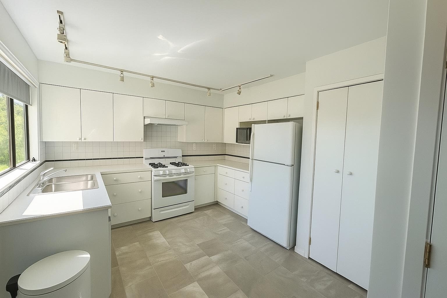 2366 Marine Drive, West Vancouver, V7V 1K8 — photo 4
