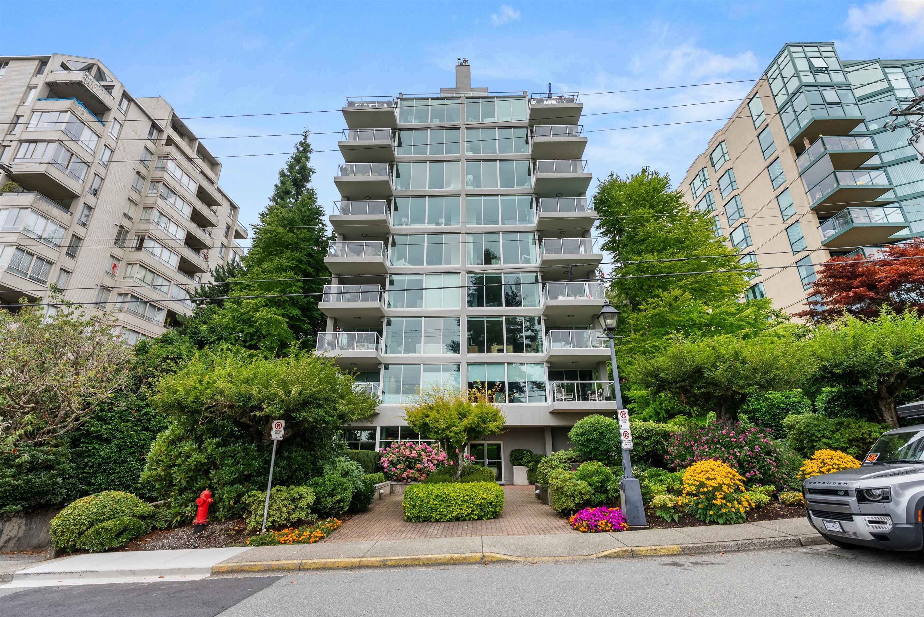 501 - 1455 Duchess Avenue, West Vancouver, V7T 1H7 — photo 1