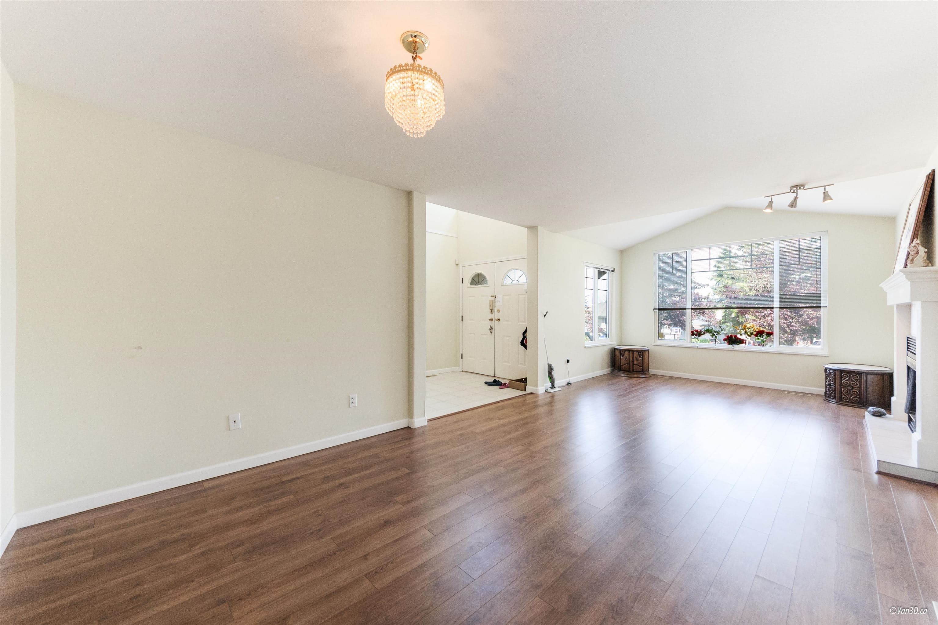 14534 St. Andrews Drive, Surrey, V3R 0W5 — photo 2