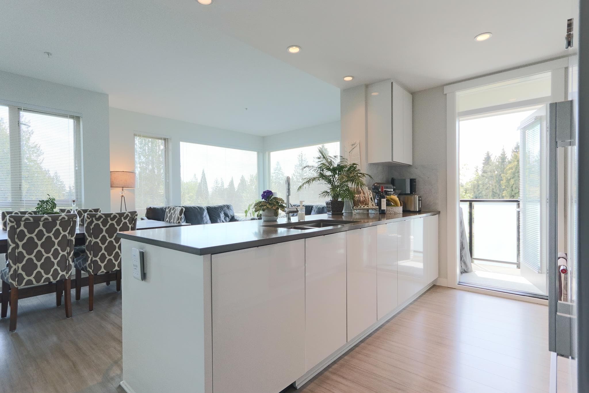411 - 2632 Library Lane, North Vancouver, V7P 1W2 — photo 3