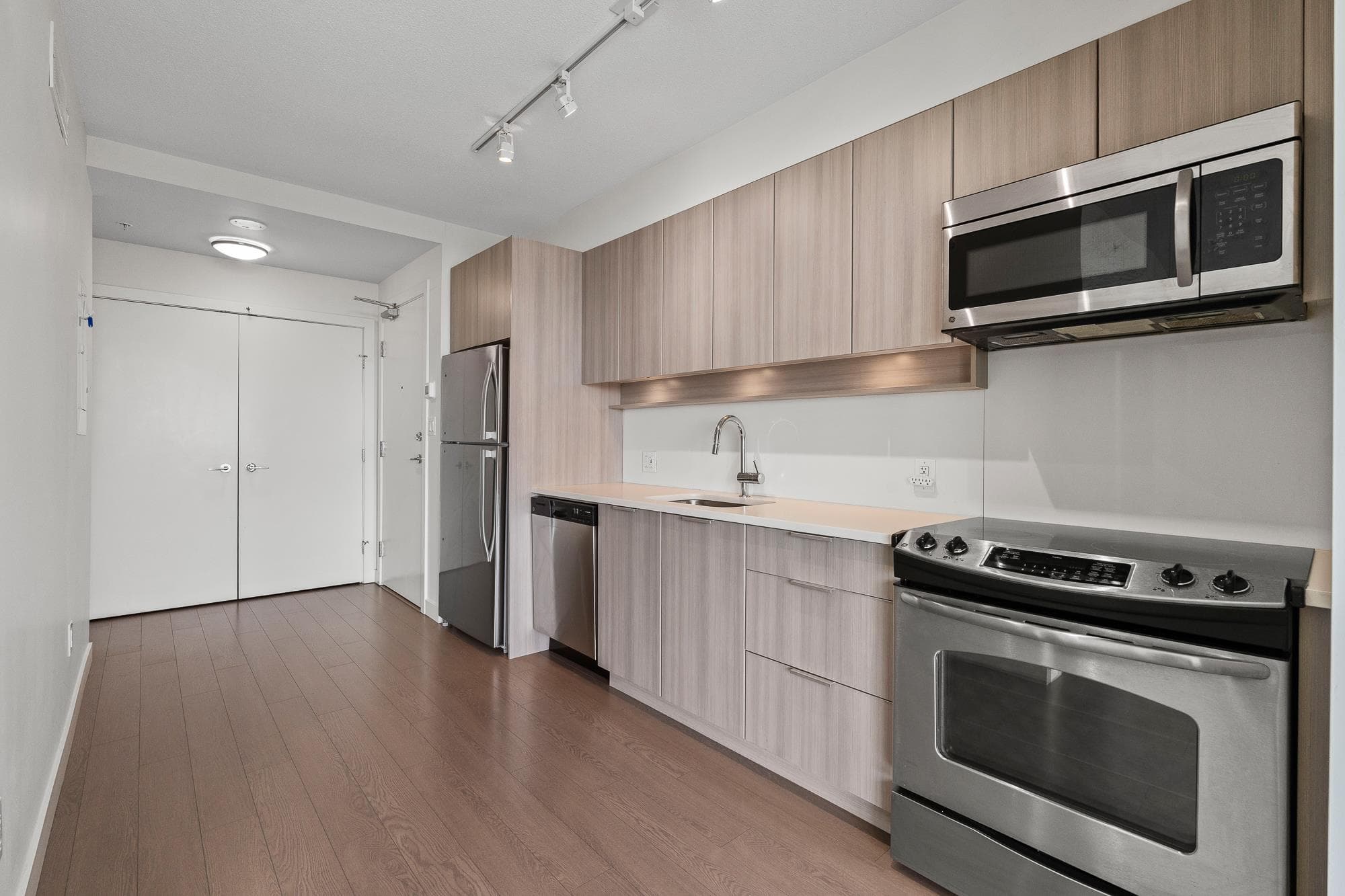 2908 - 13308 Central Avenue, Surrey, V3T 0M4 — photo 4