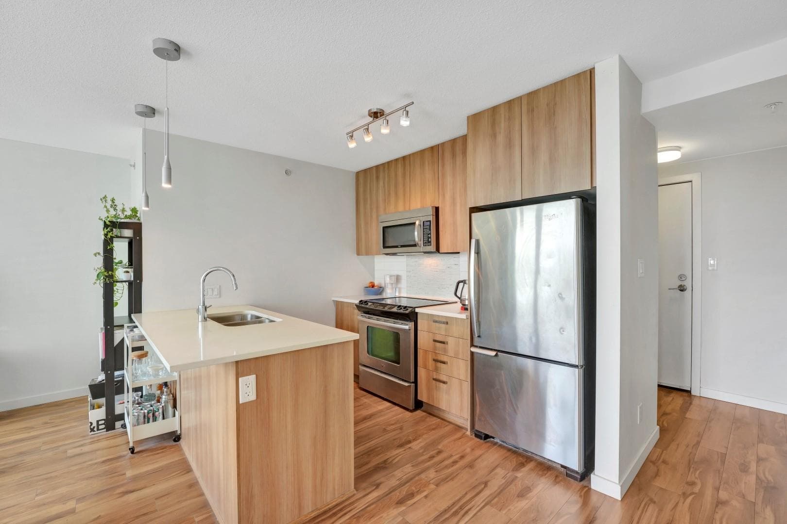 1808 - 13325 102a Avenue, Surrey, V3T 0J5 — photo 3