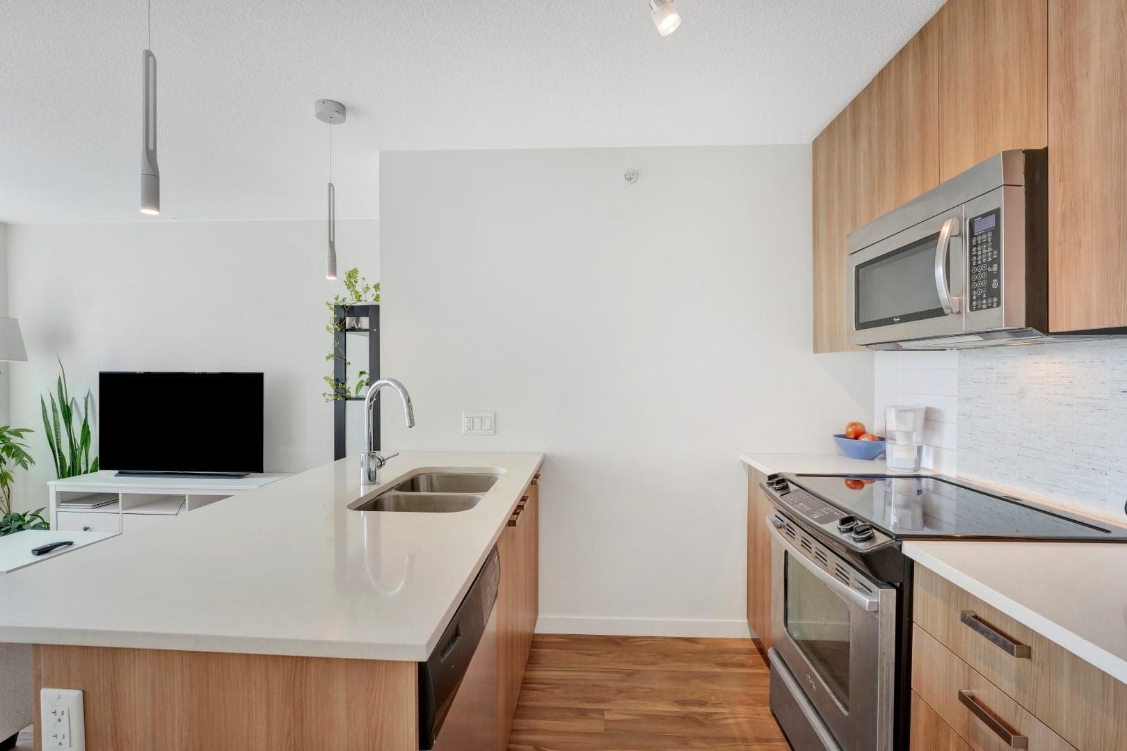 1808 - 13325 102a Avenue, Surrey, V3T 0J5 — photo 4