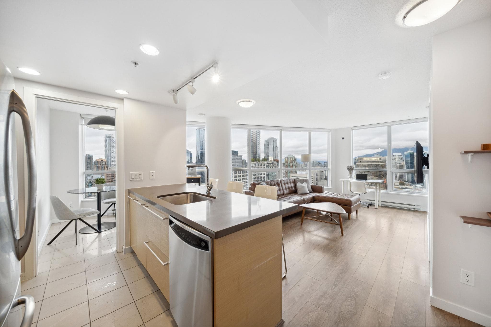 2409 - 833 Seymour Street, Vancouver, V6B 0G4 — photo 3