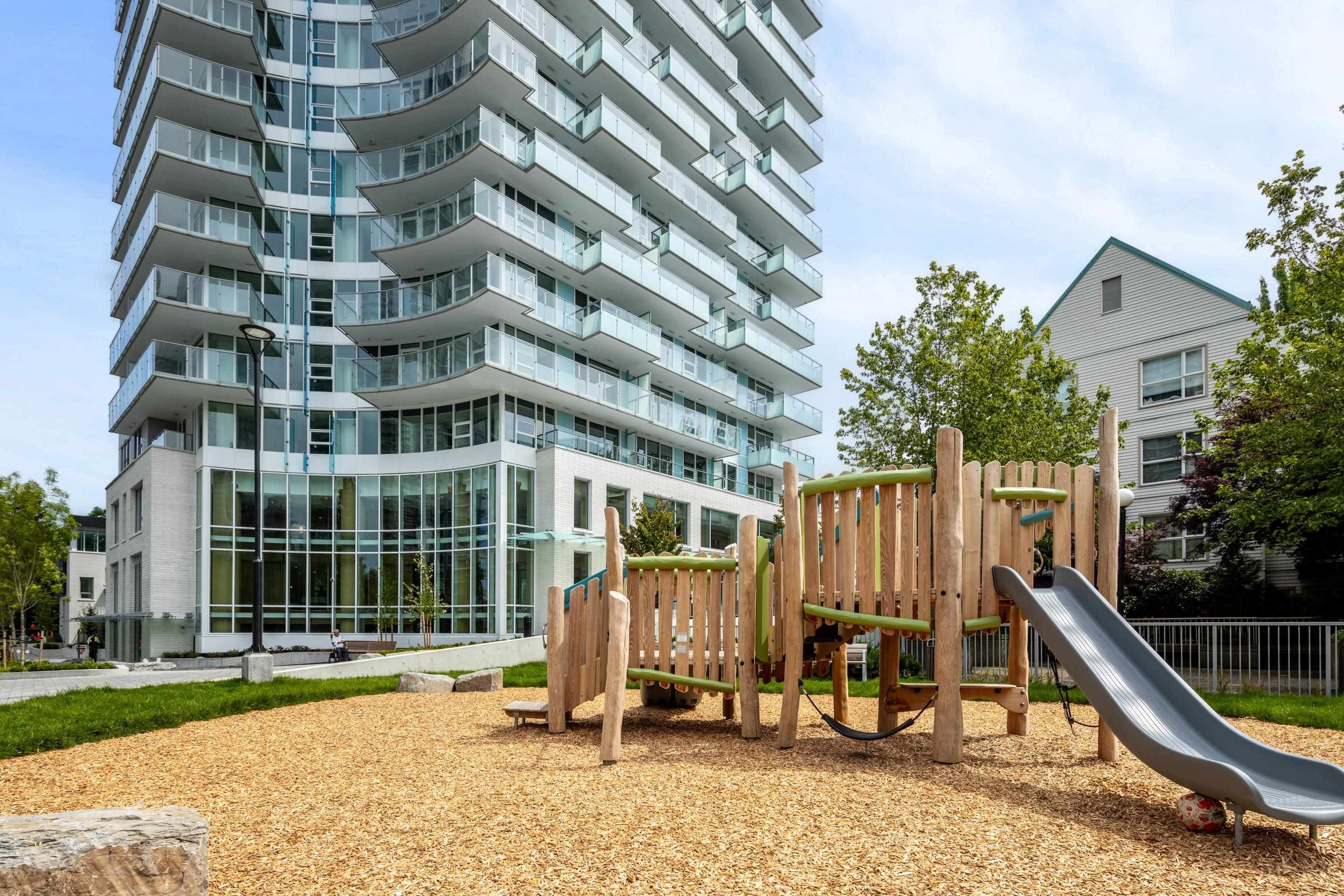 2810 - 13768 100 Avenue, Surrey, V3T 0V2 — photo 2