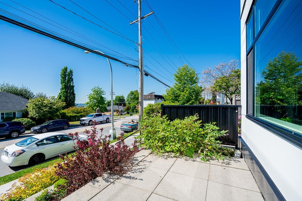 2 - 1211 Eighth Avenue, New Westminster, V3M 2R8 — photo 2