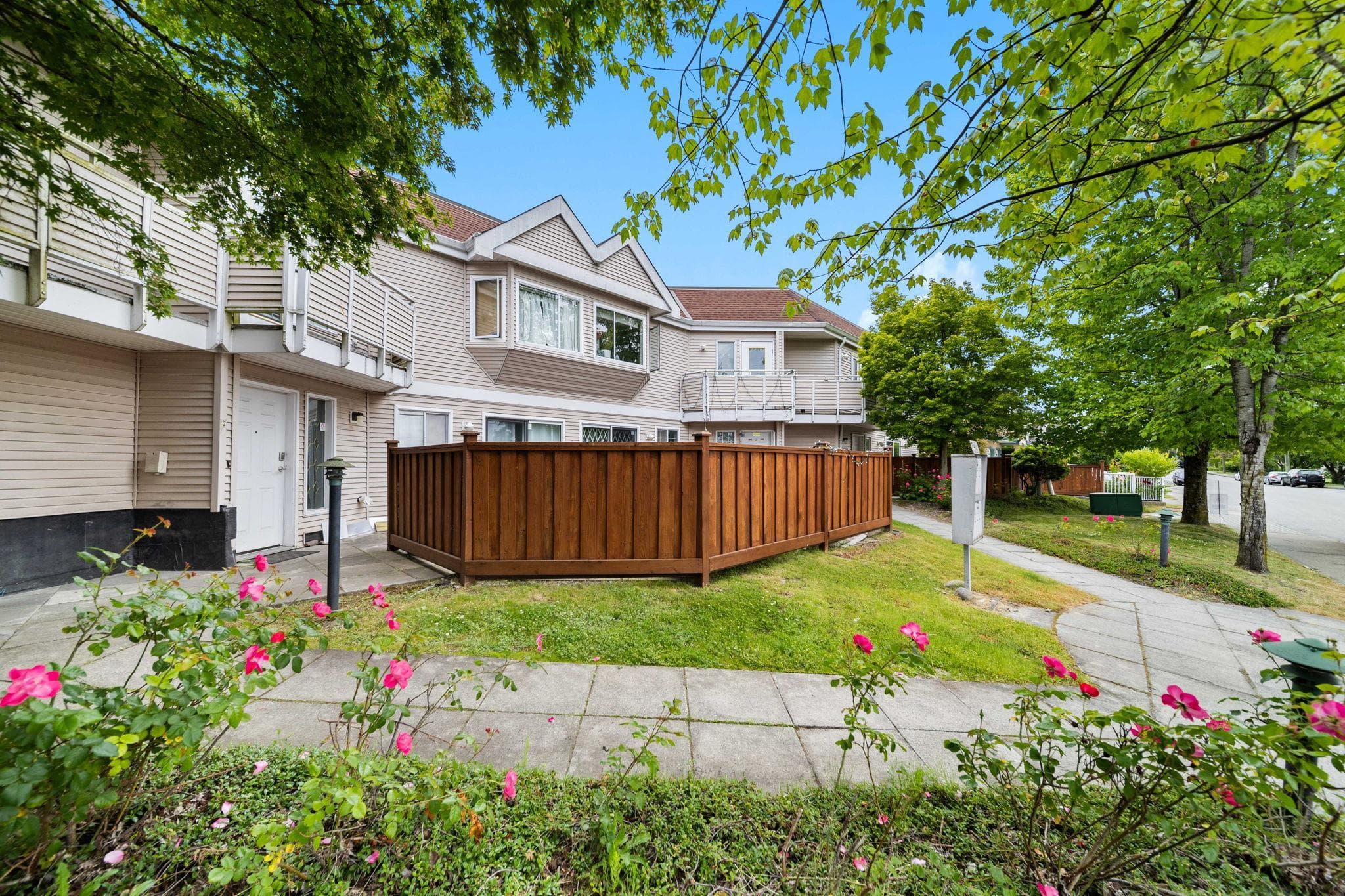 7 - 7901 13th Avenue, Burnaby, V3N 2E8 — photo 2