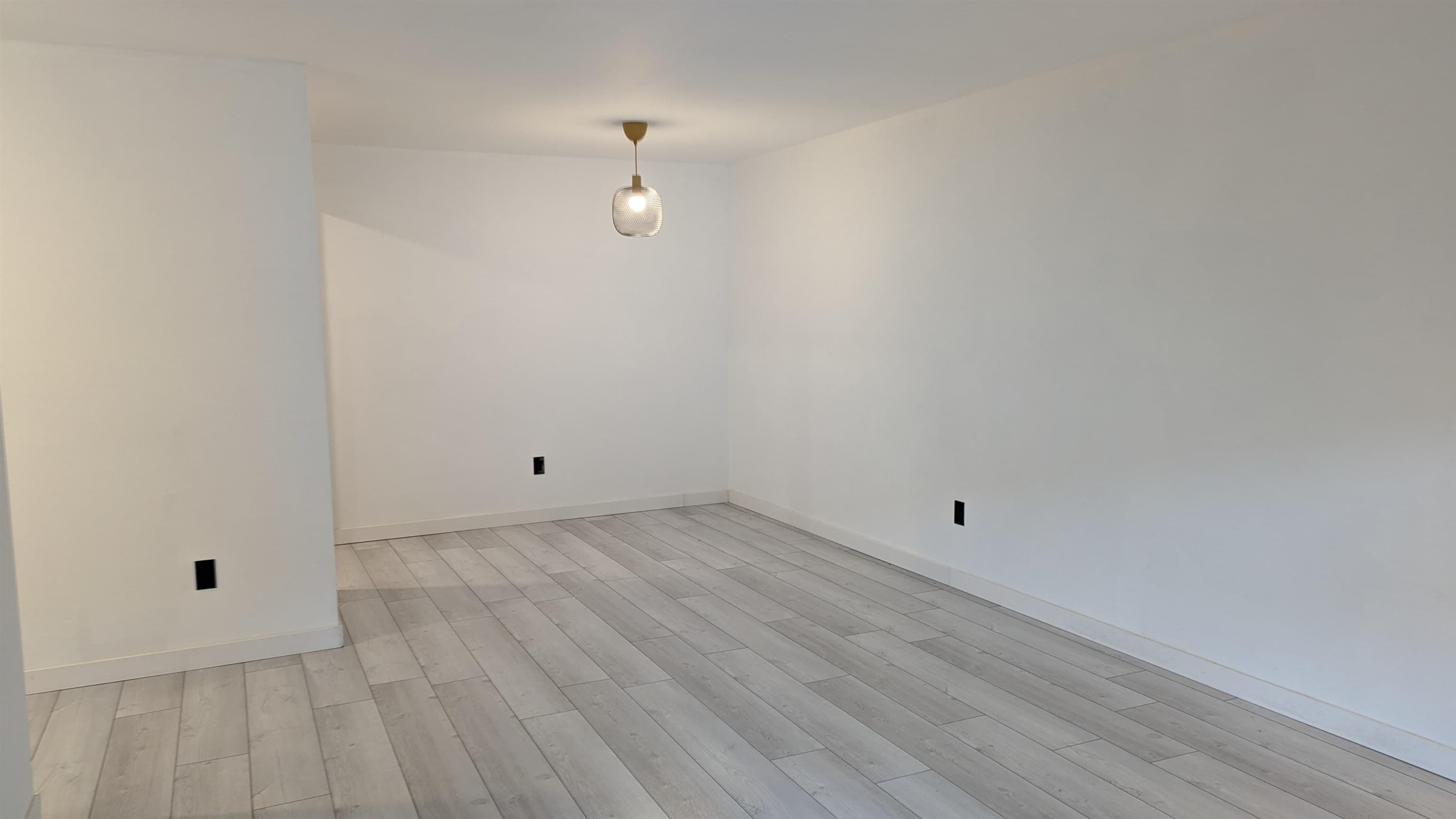 148 - 7293 Moffatt, Richmond, V6Y 3N7 — photo 2