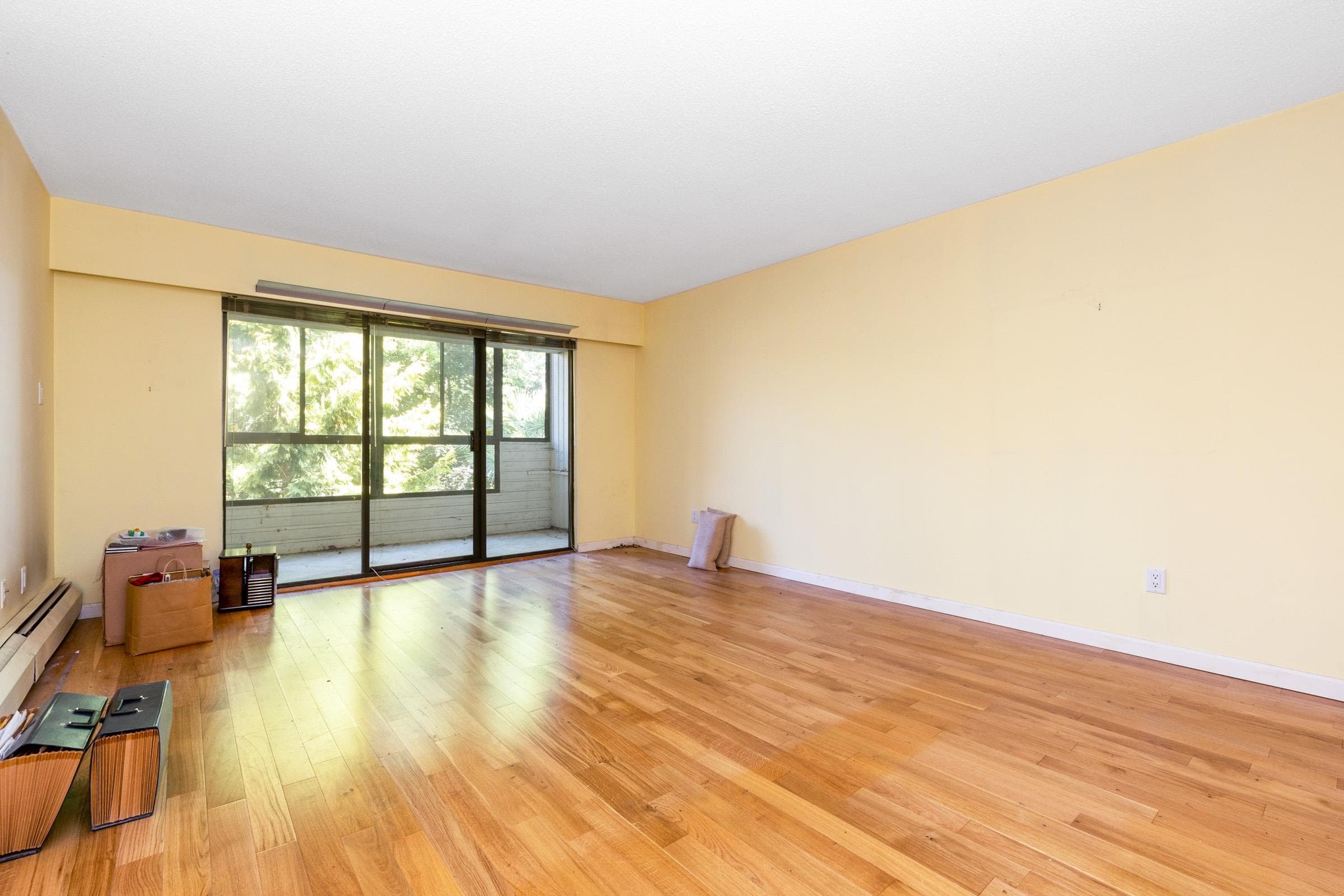 410 - 1435 Nelson Street, Vancouver, V6G 2Z3 — photo 2