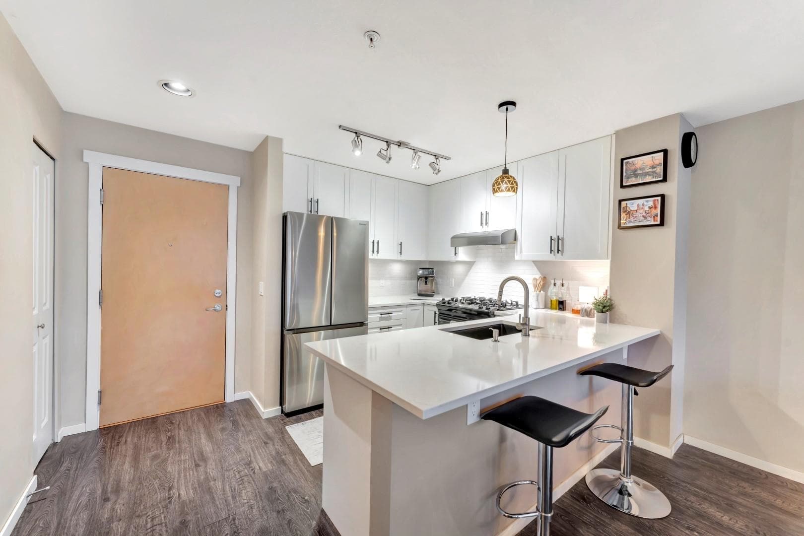 302 - 300 Klahanie Drive, Port Moody, V3H 5K8 — photo 5