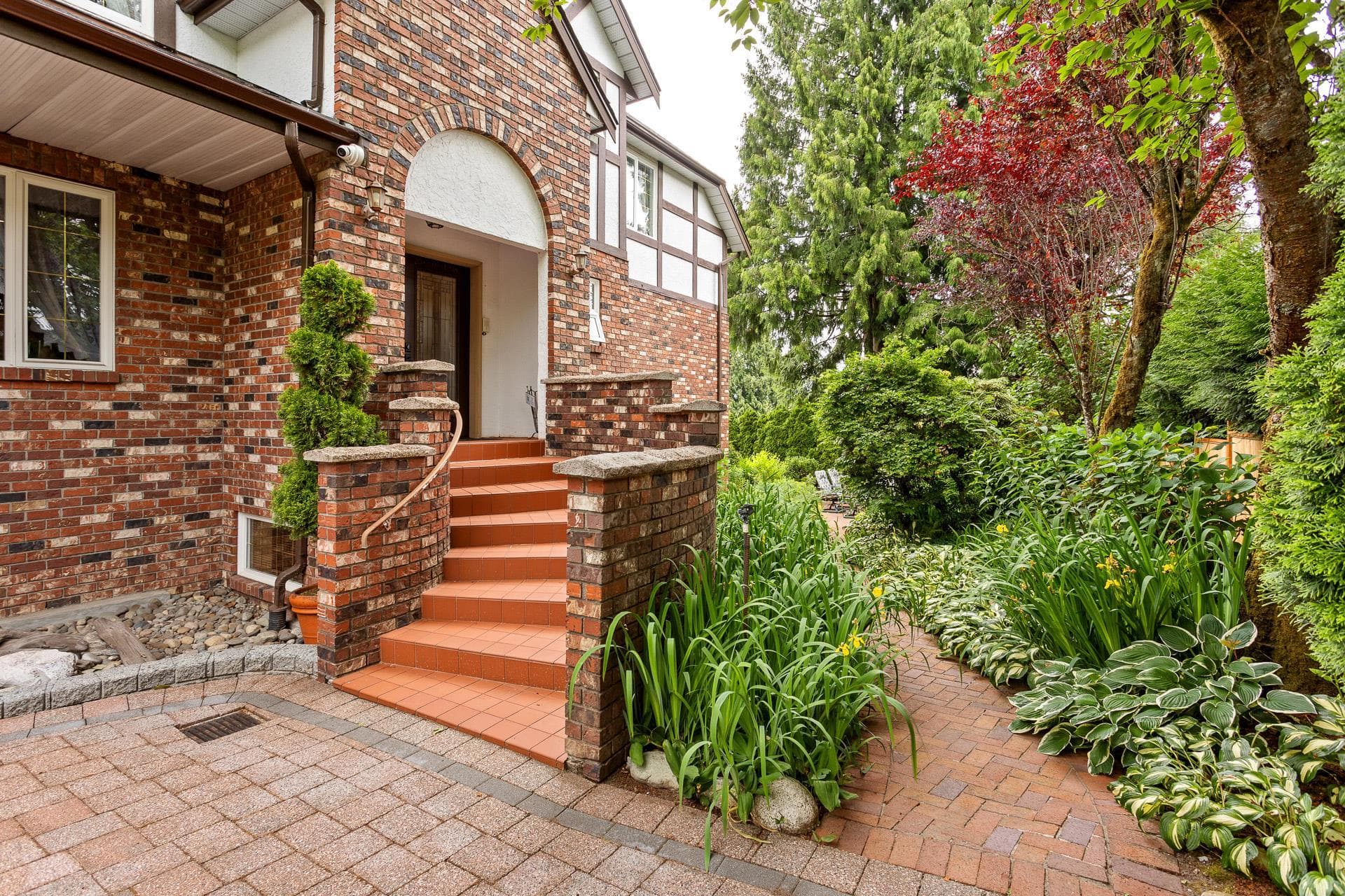 2953 Admiral Court, Coquitlam, V3C 4E8 — photo 3