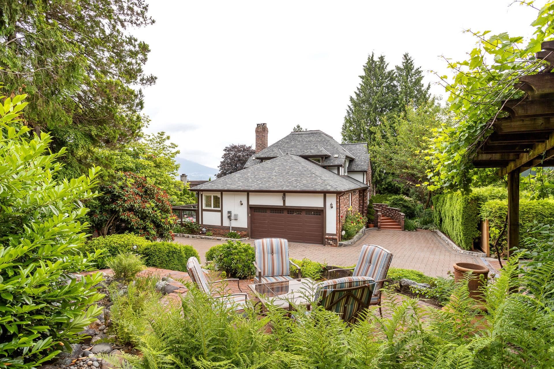 2953 Admiral Court, Coquitlam