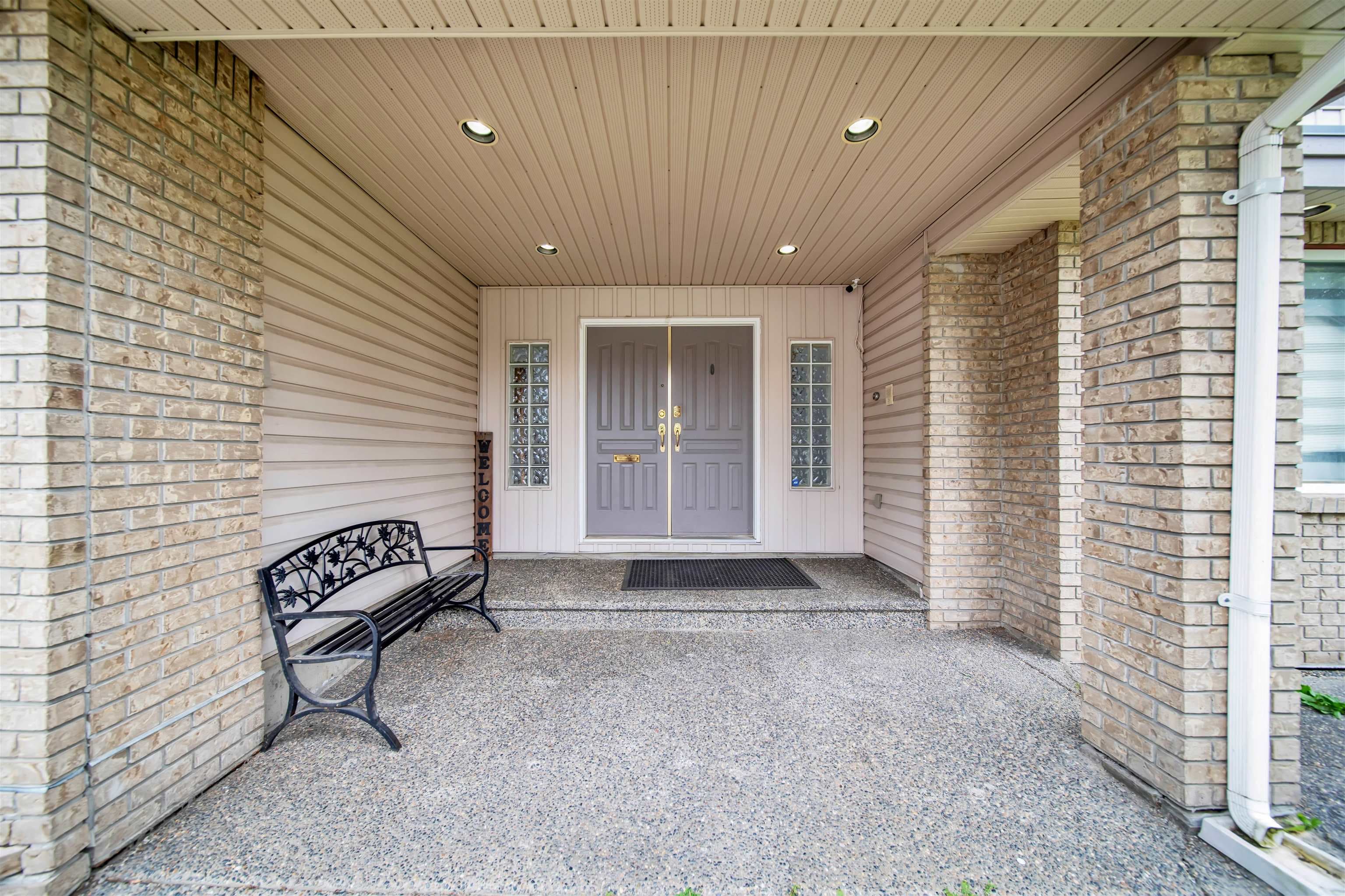 12462 93a Avenue, Surrey, V3V 7J5 — photo 2