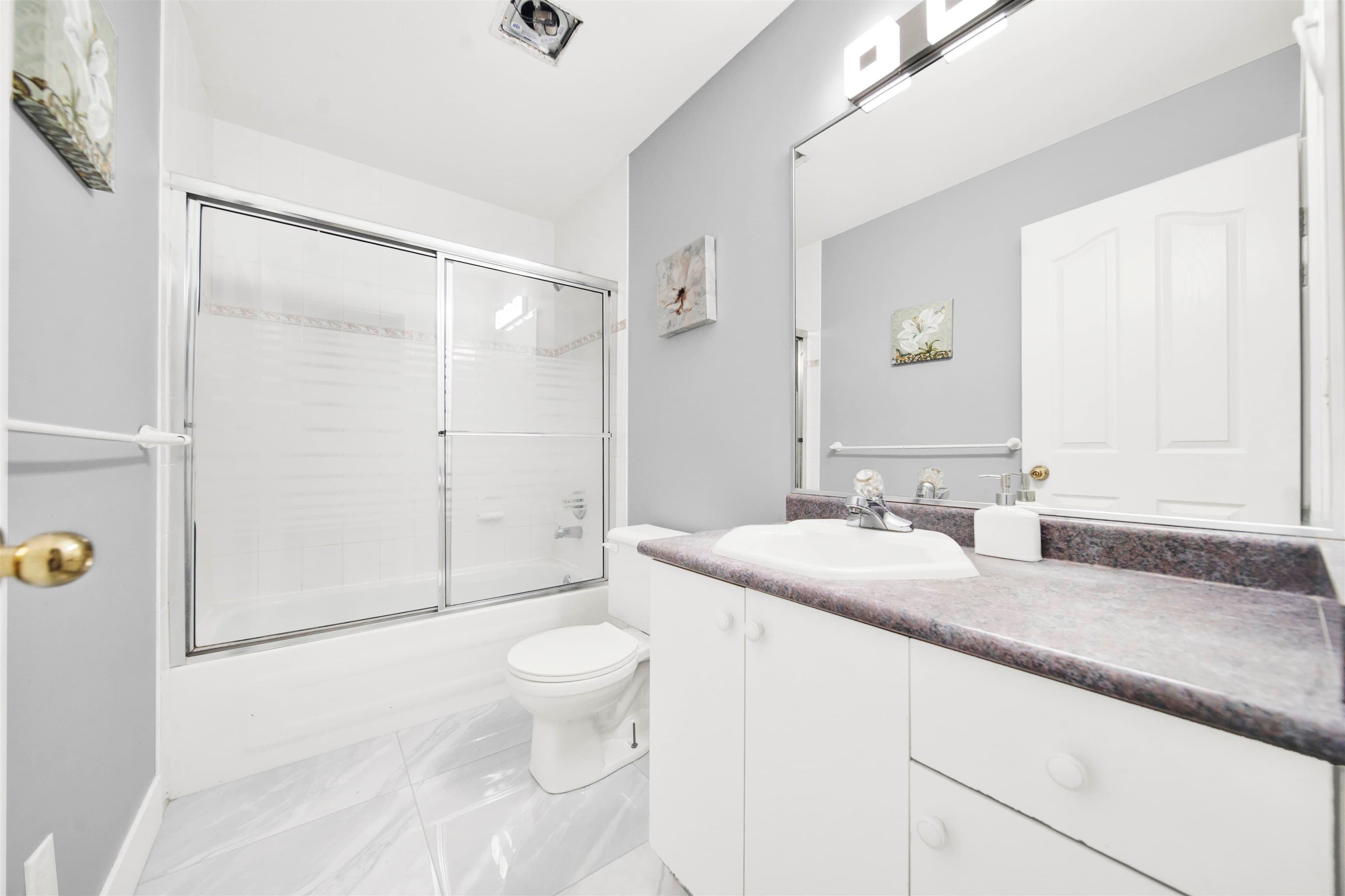 12462 93a Avenue, Surrey, V3V 7J5 — photo 5