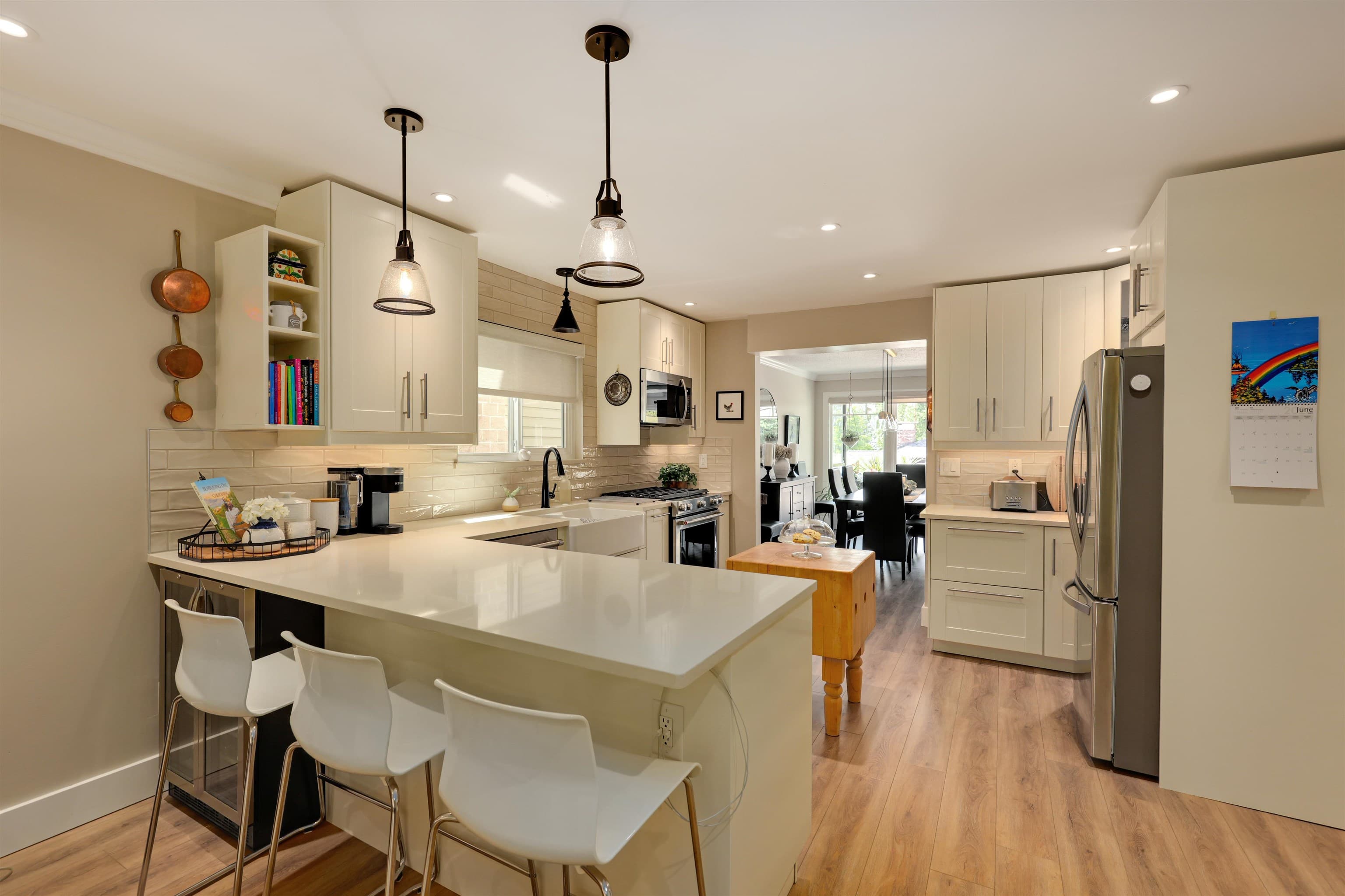 3821 Lonsdale Avenue, North Vancouver