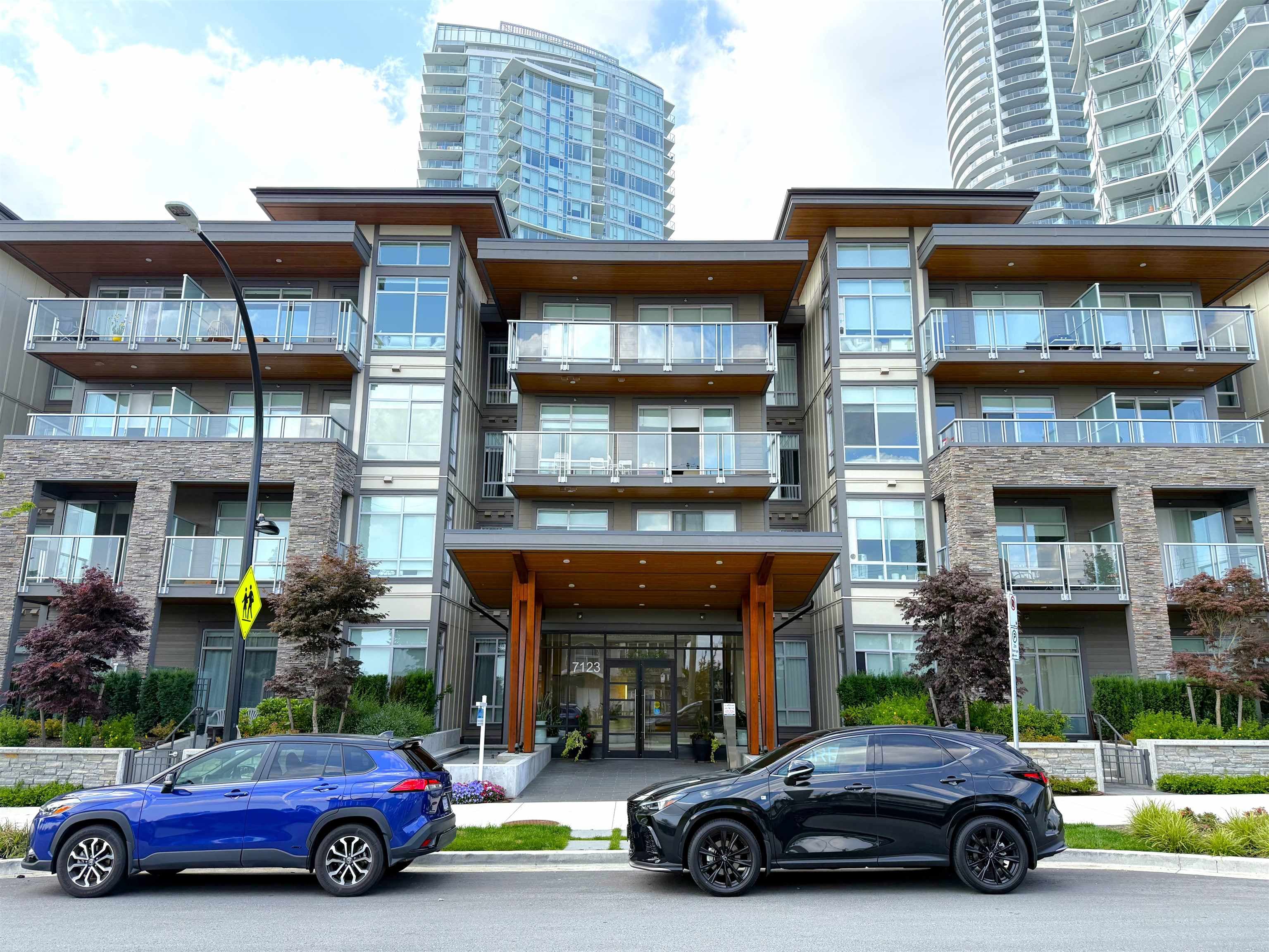 202 - 7123 11th Avenue, Burnaby, V3N 0J6 — photo 1