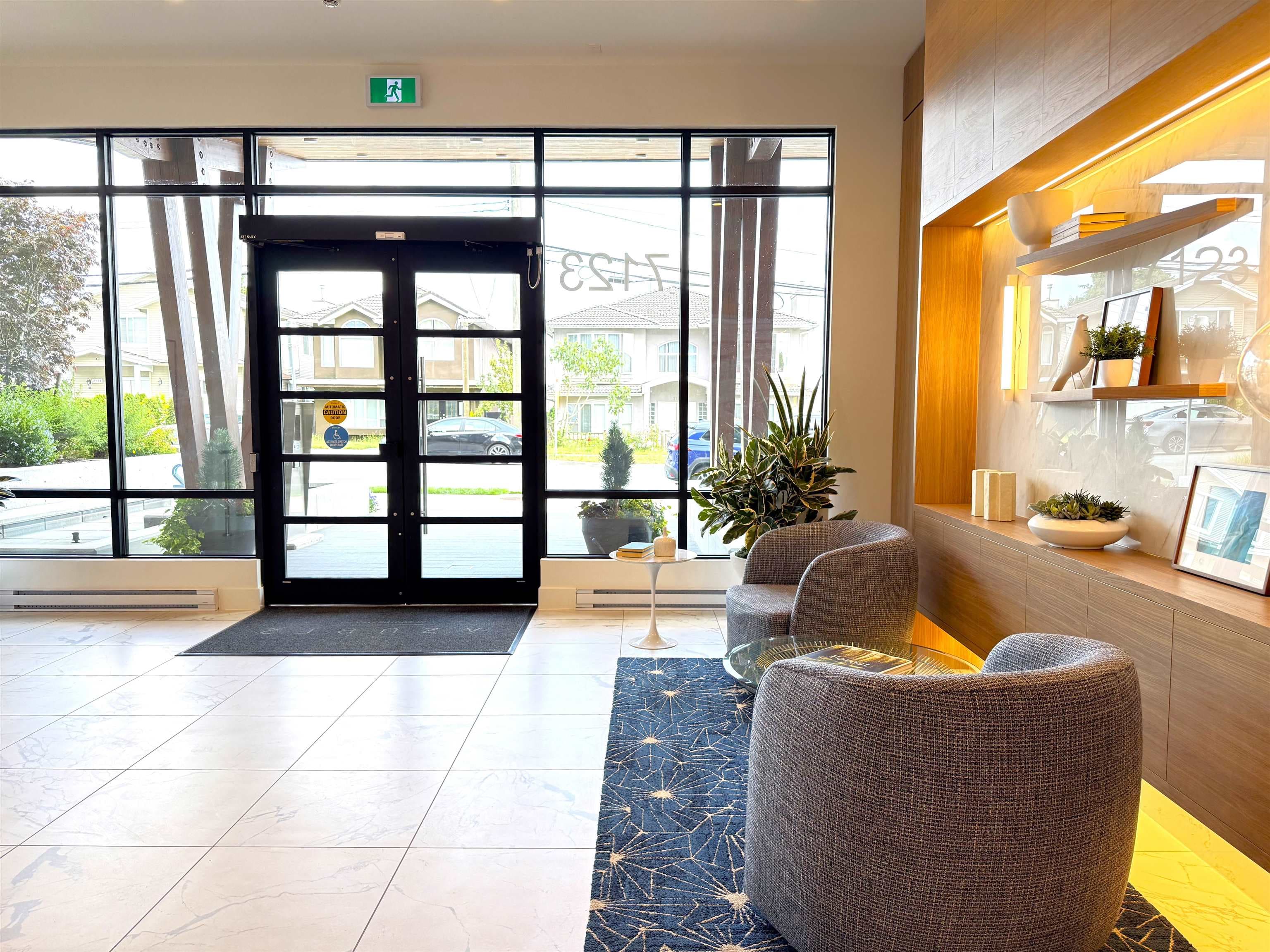 202 - 7123 11th Avenue, Burnaby, V3N 0J6 — photo 4
