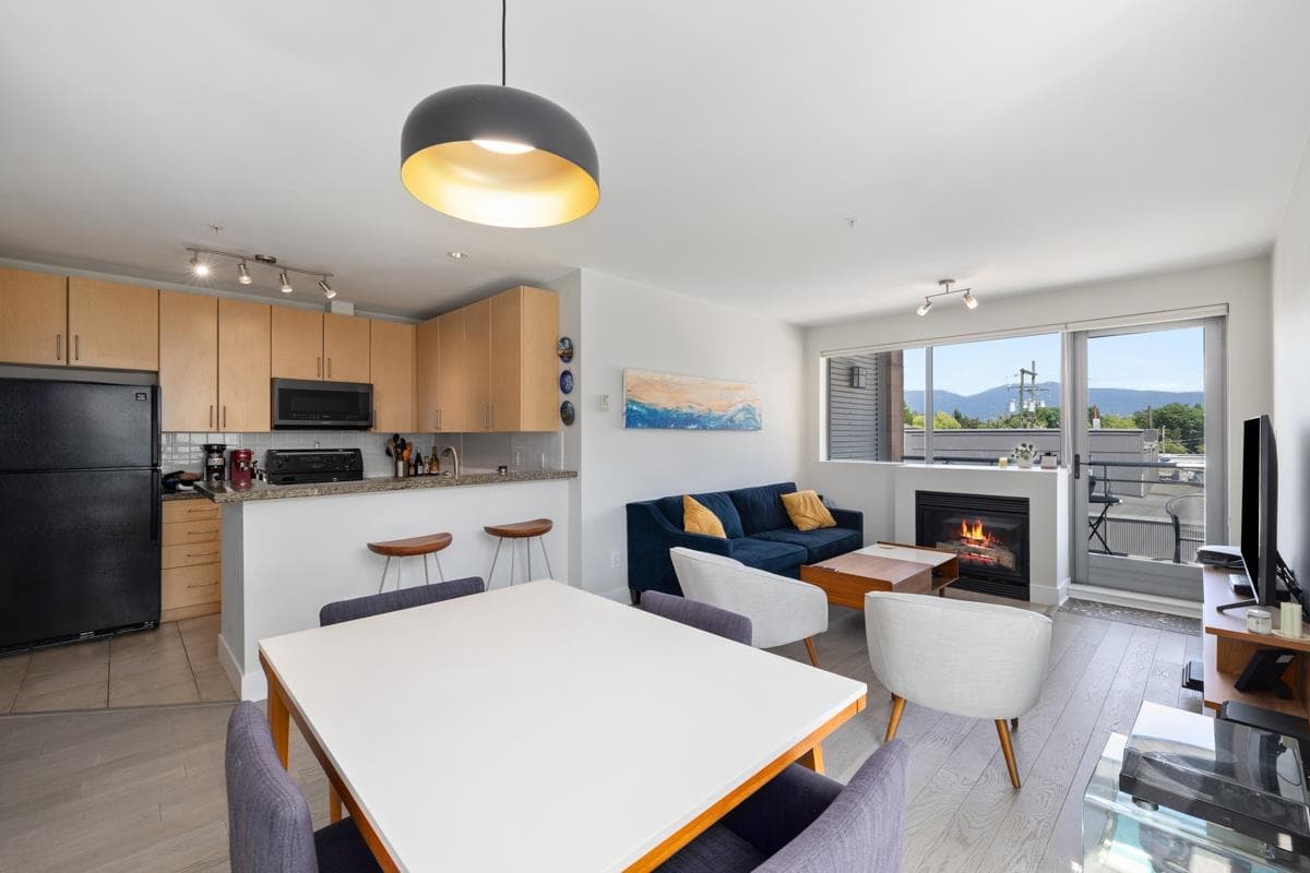 301 - 2630 Arbutus Street, Vancouver