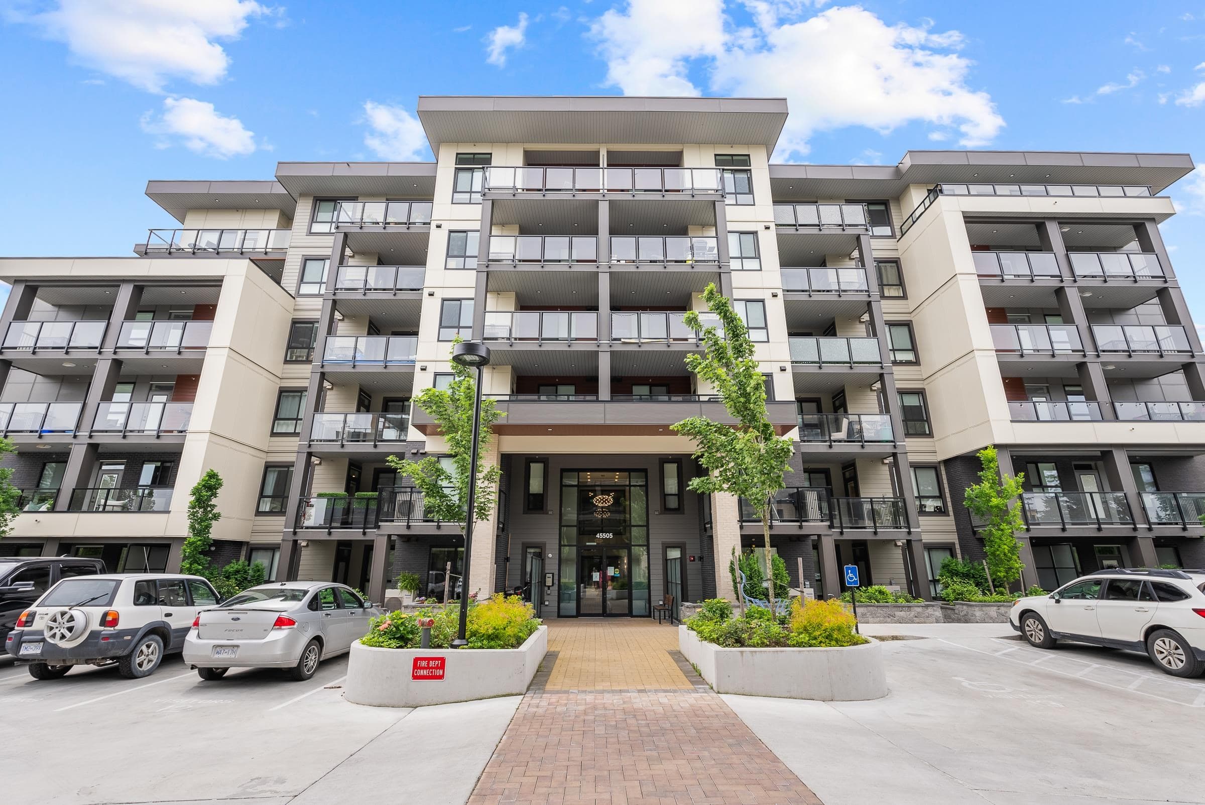 312 - 45505 Campus Drive, Chilliwack, V2R 6L2 — photo 1