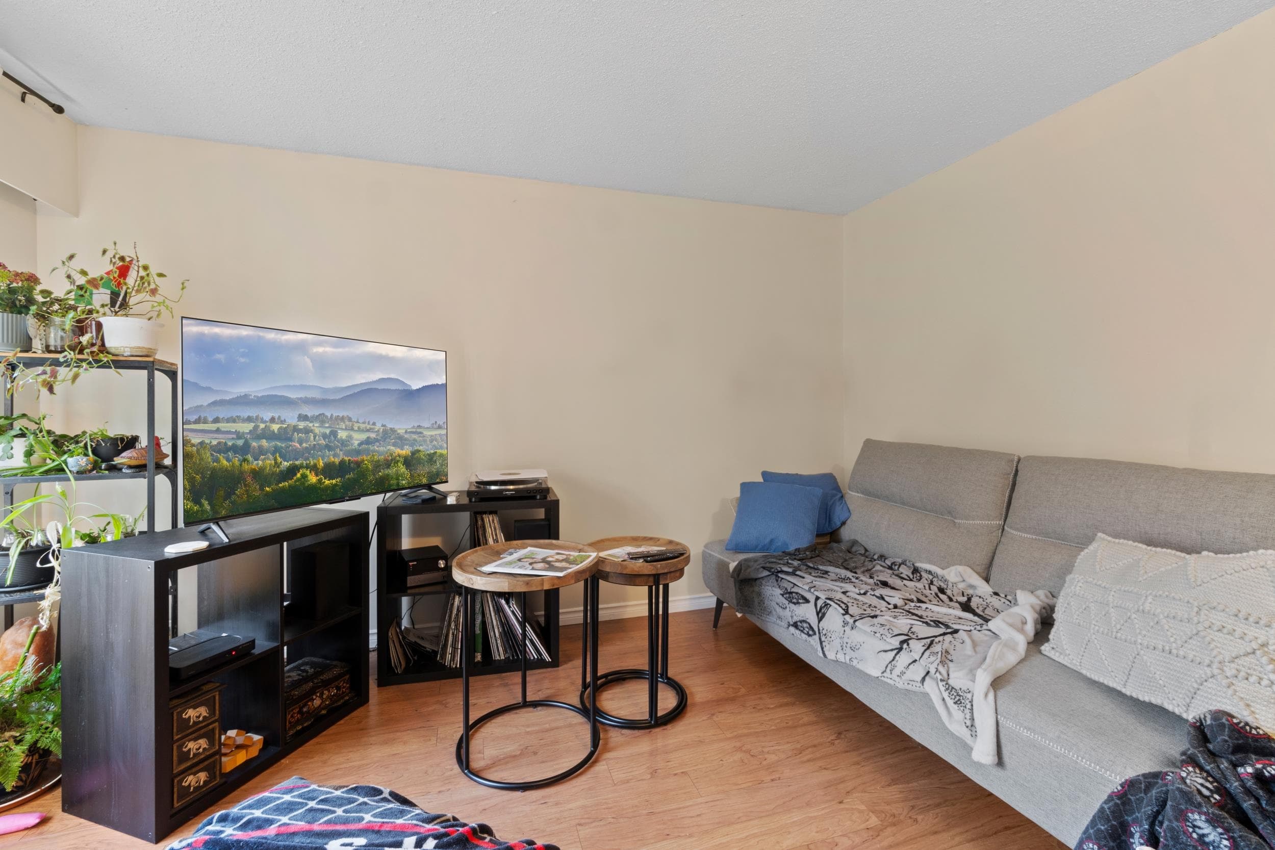 570 Colby Street, New Westminster, V3L 3Z1 — photo 3