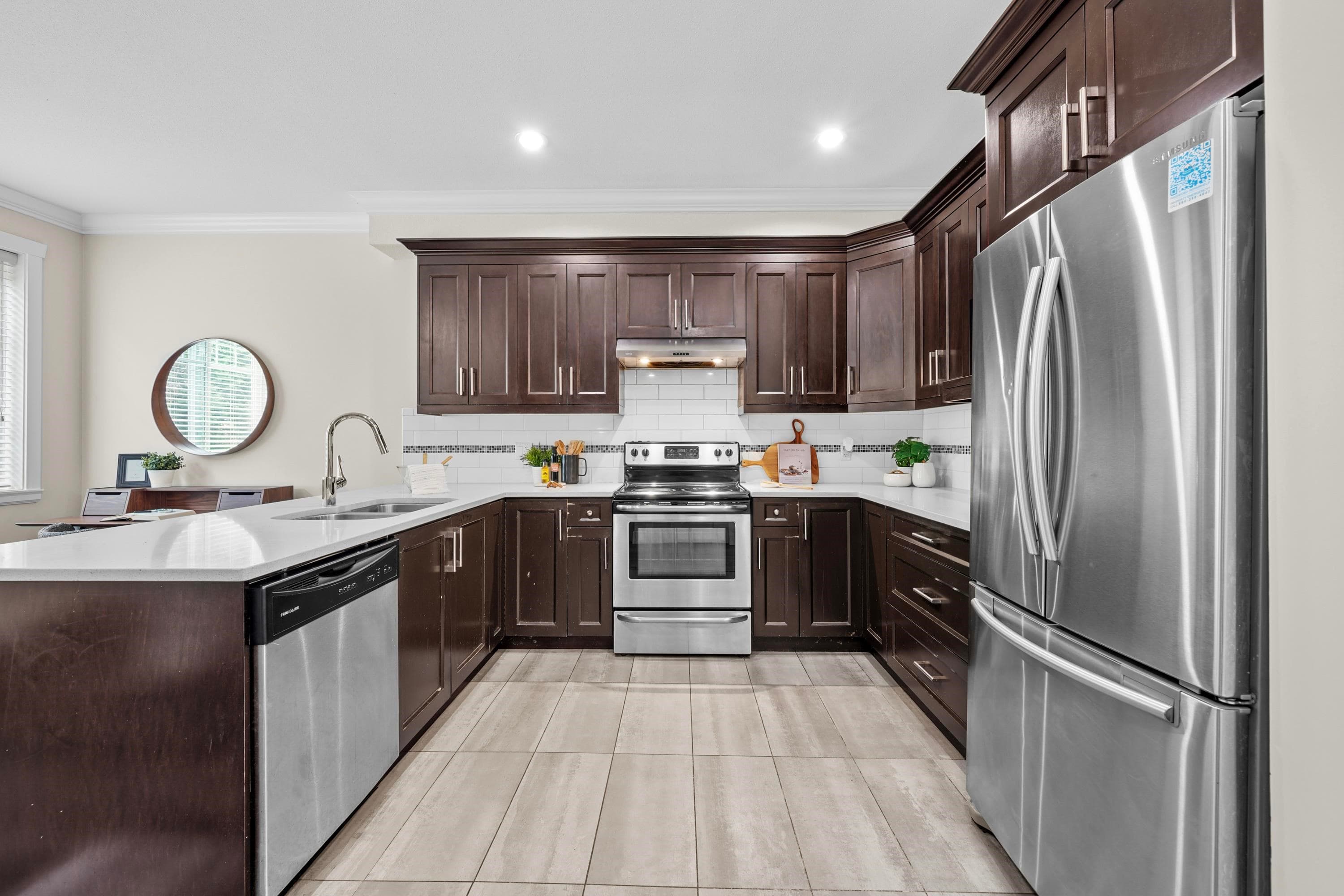 123 - 15399 Guildford Drive, Surrey, V3R 7C6 — photo 5