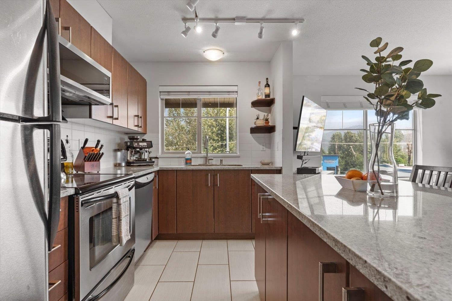 405 - 45555 Yale Road, Chilliwack, V2P 0A9 — photo 3