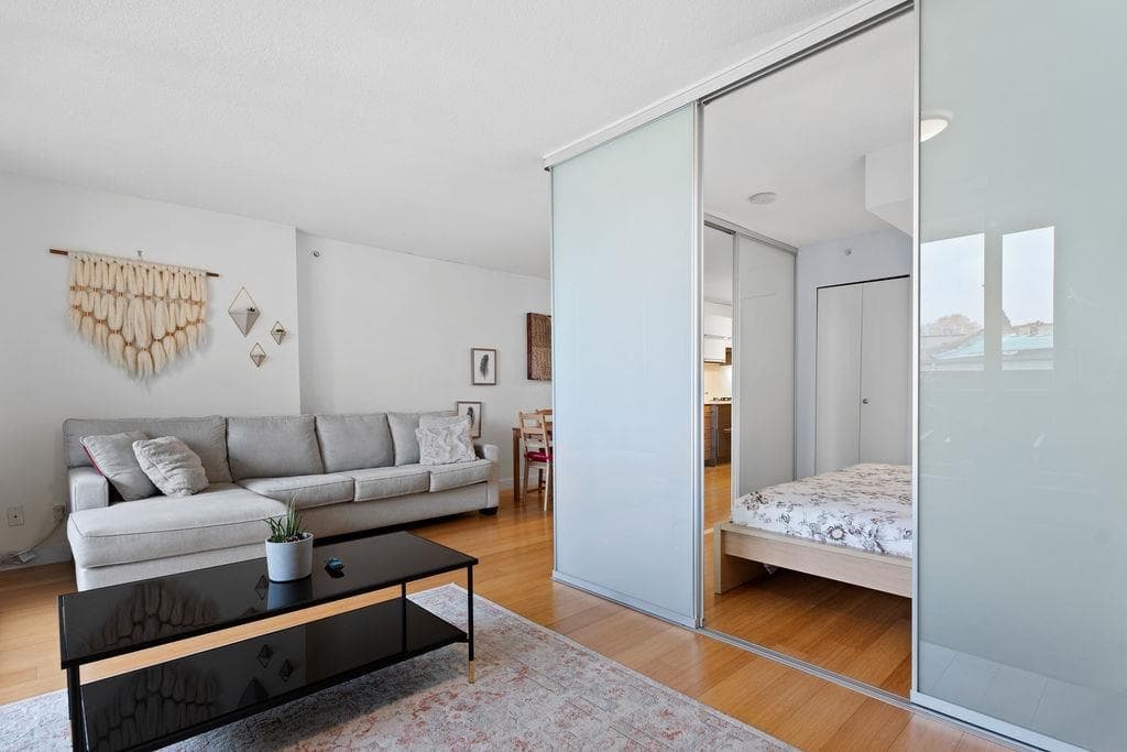 406 - 718 Main Street, Vancouver, V6A 0B1 — photo 3