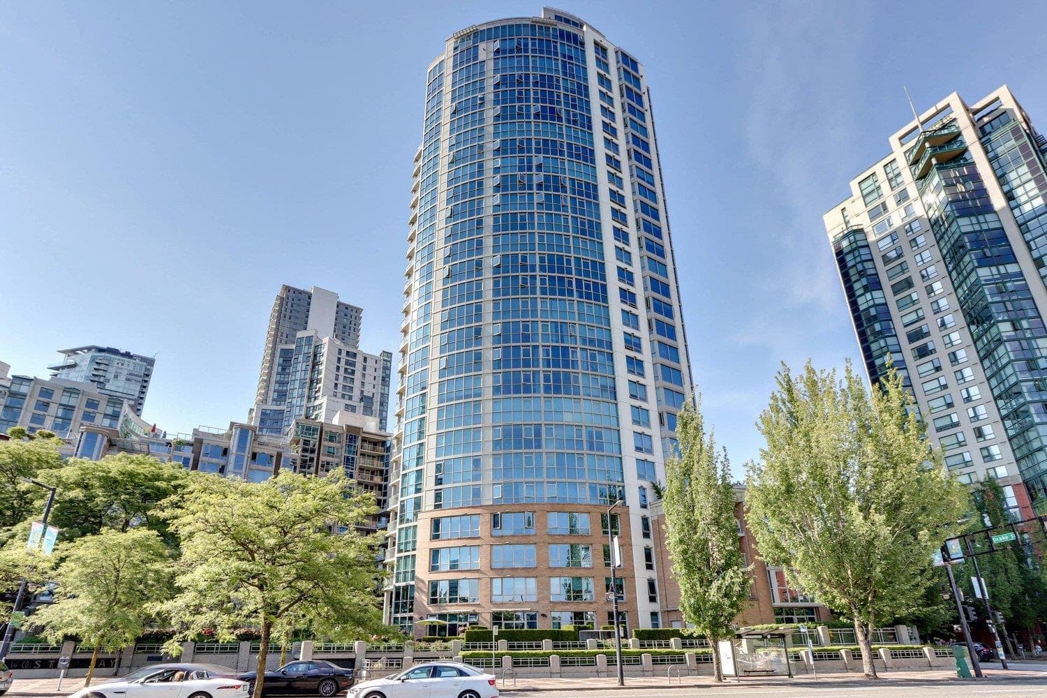 2505 - 388 Drake Street, Vancouver, V6B 6A8 — photo 2