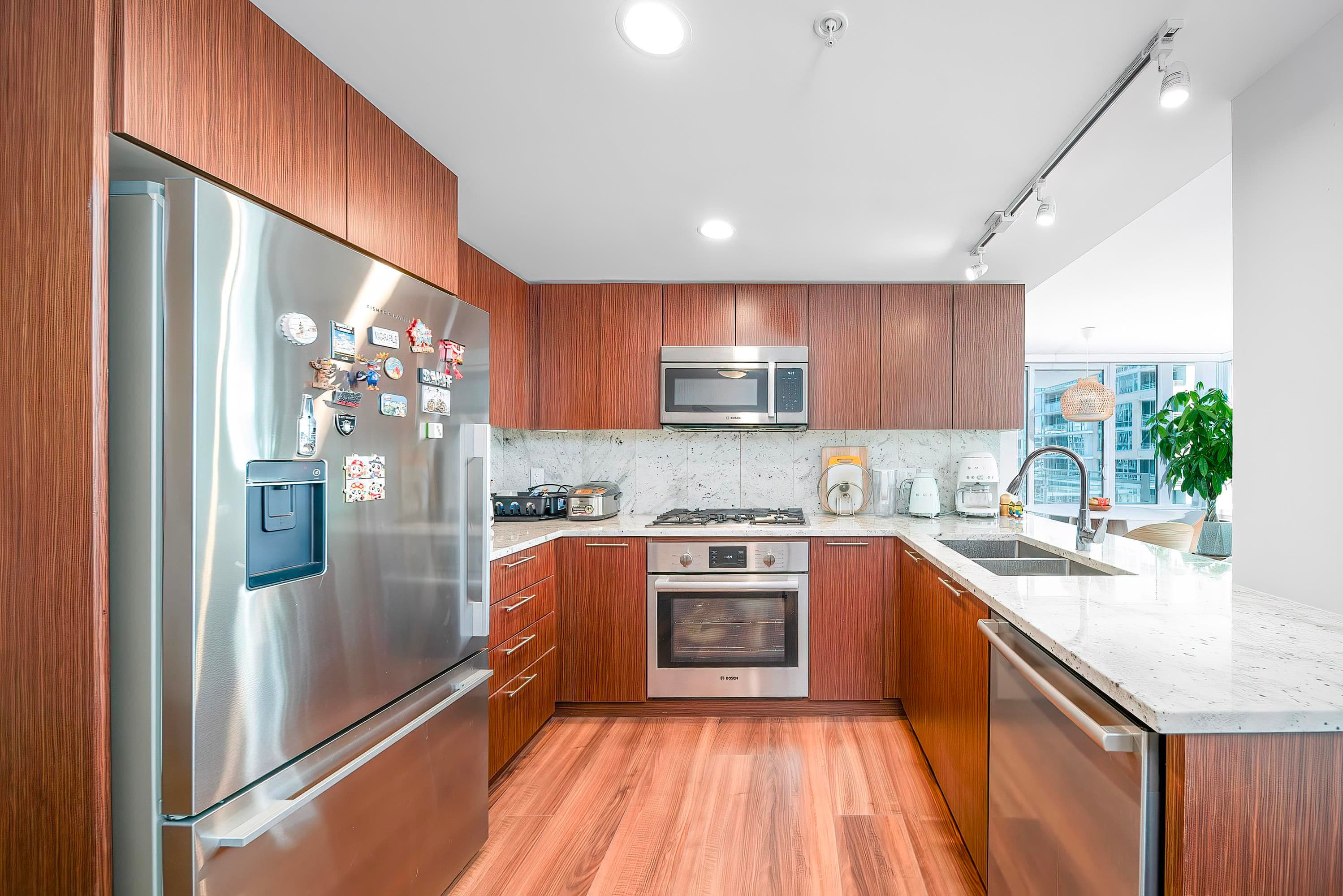 809 - 8699 Hazelbridge Way, Richmond, V6X 0T4 — photo 2