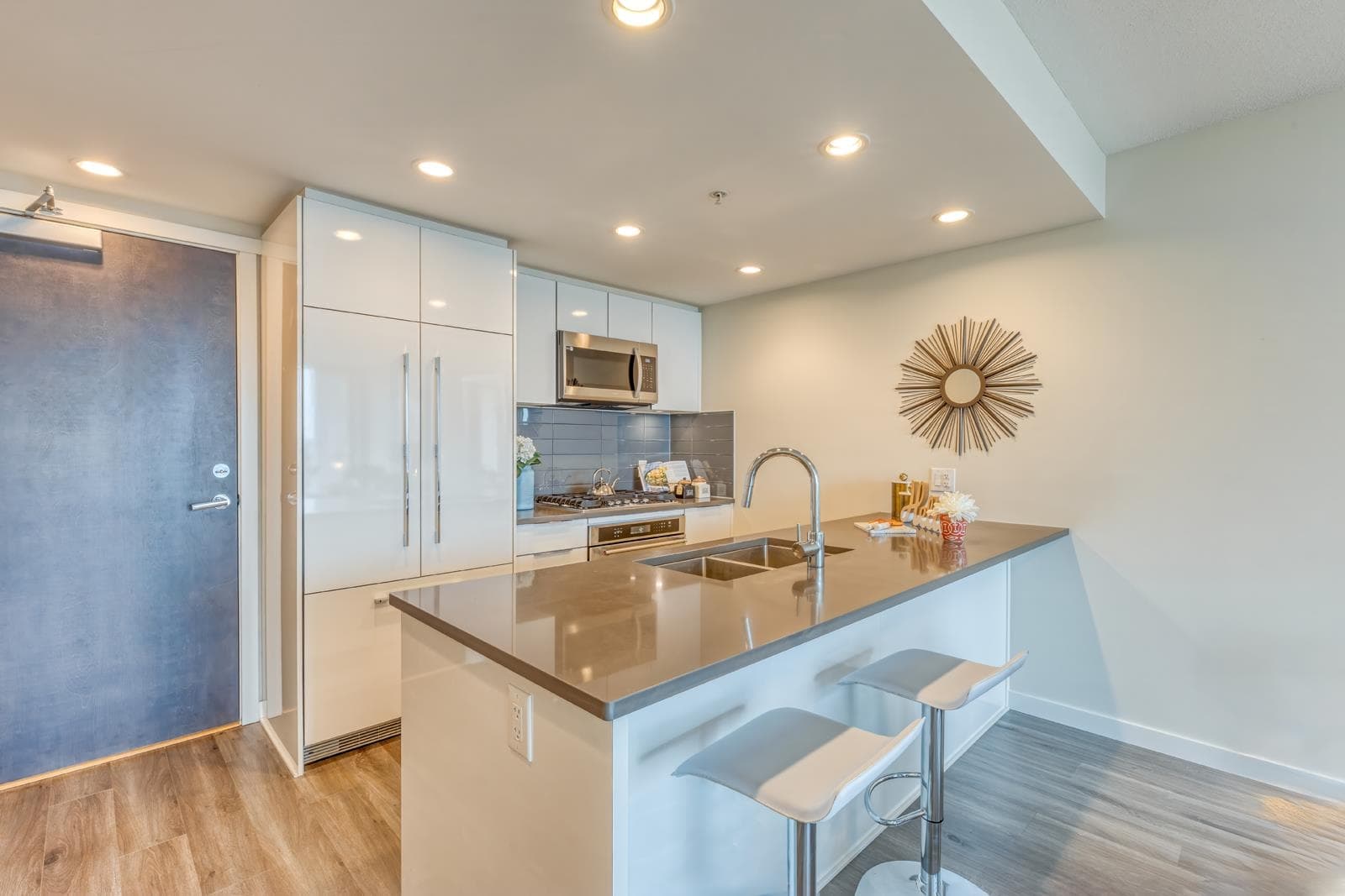 2302 - 3100 Windsor Gate, Coquitlam, V3B 0P3 — photo 4