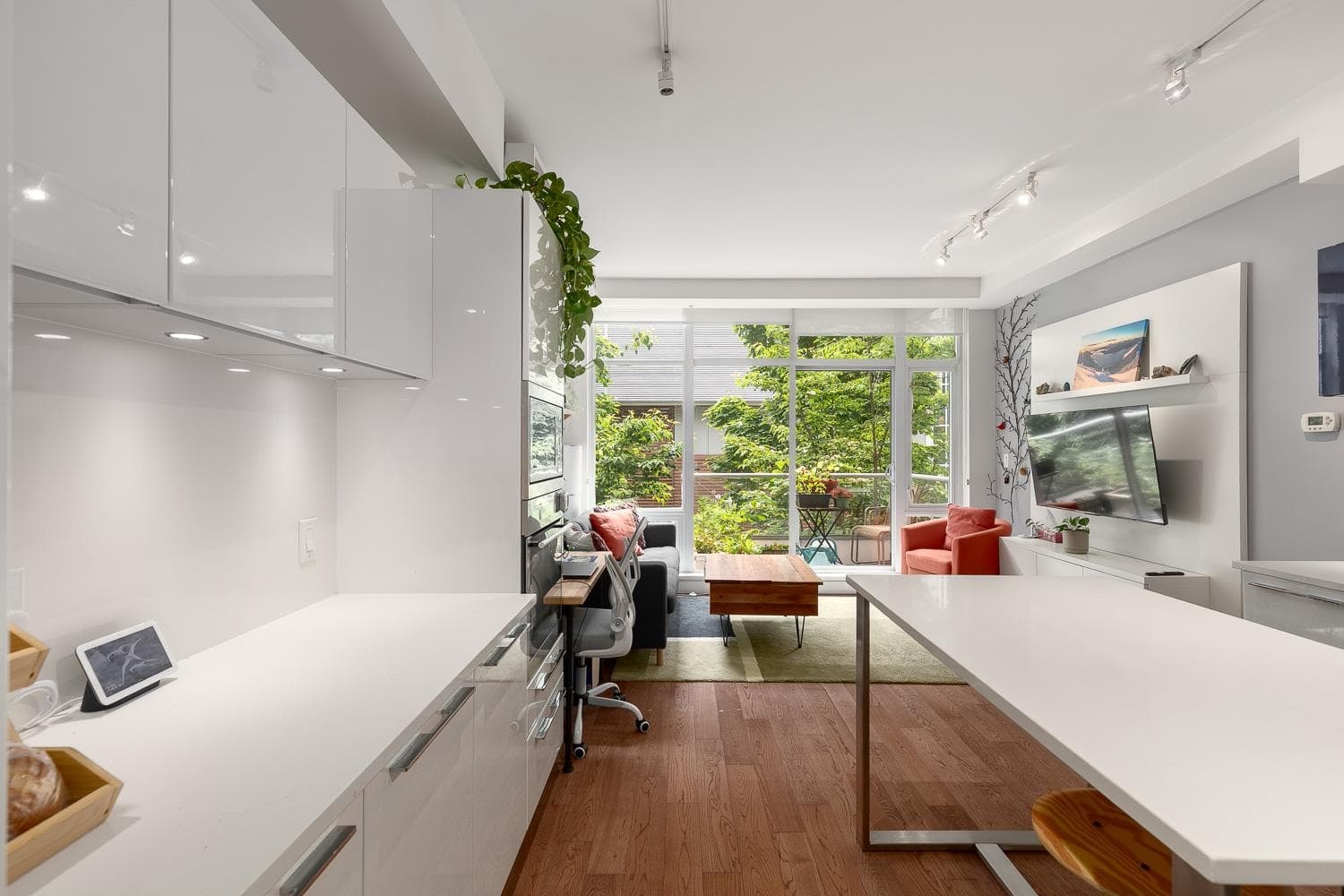 227 - 108 E 1st Avenue, Vancouver, V5T 0E3 — photo 2