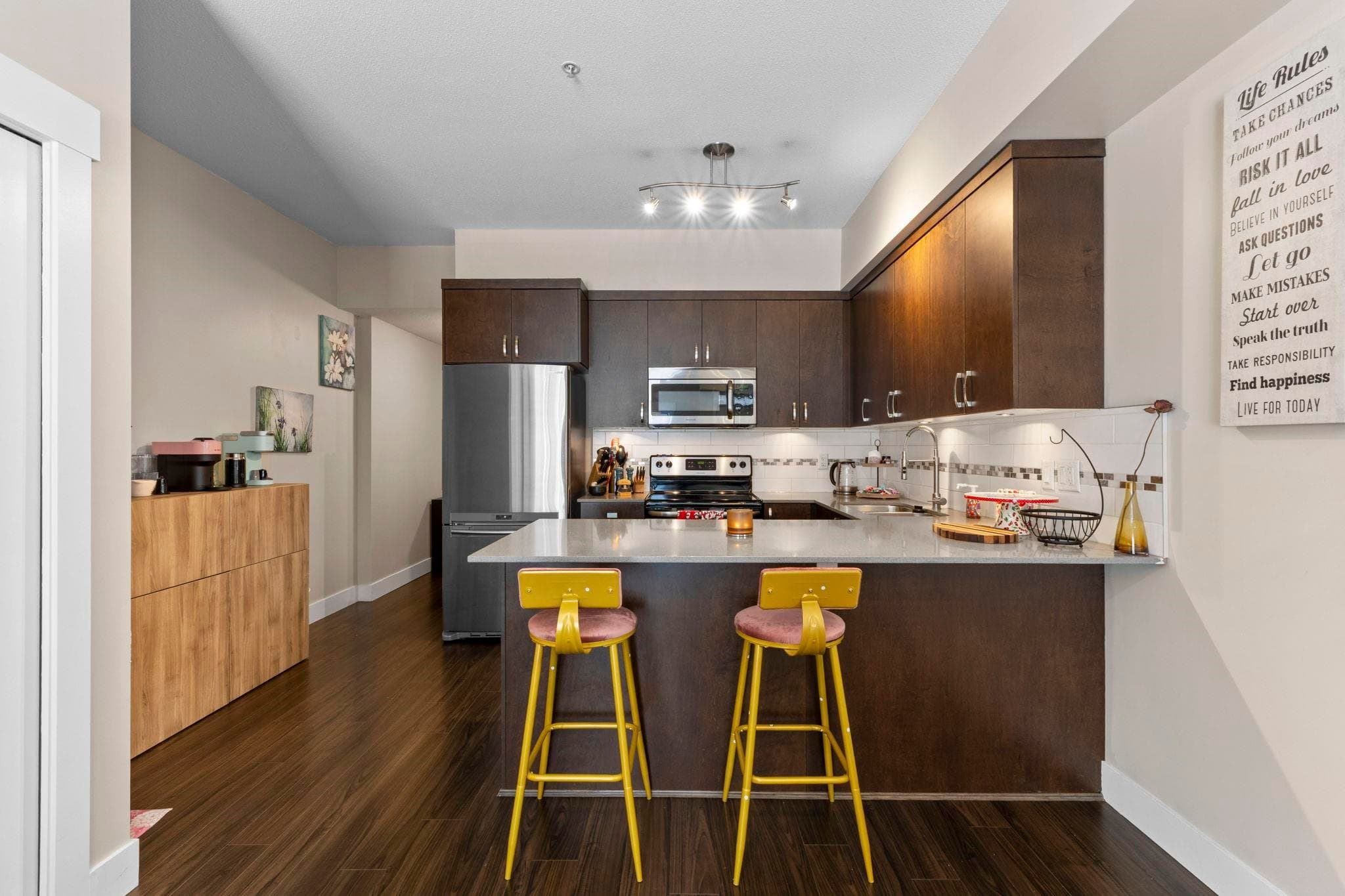 16 - 838 Royal Avenue, New Westminster, V3M 1J9 — photo 1