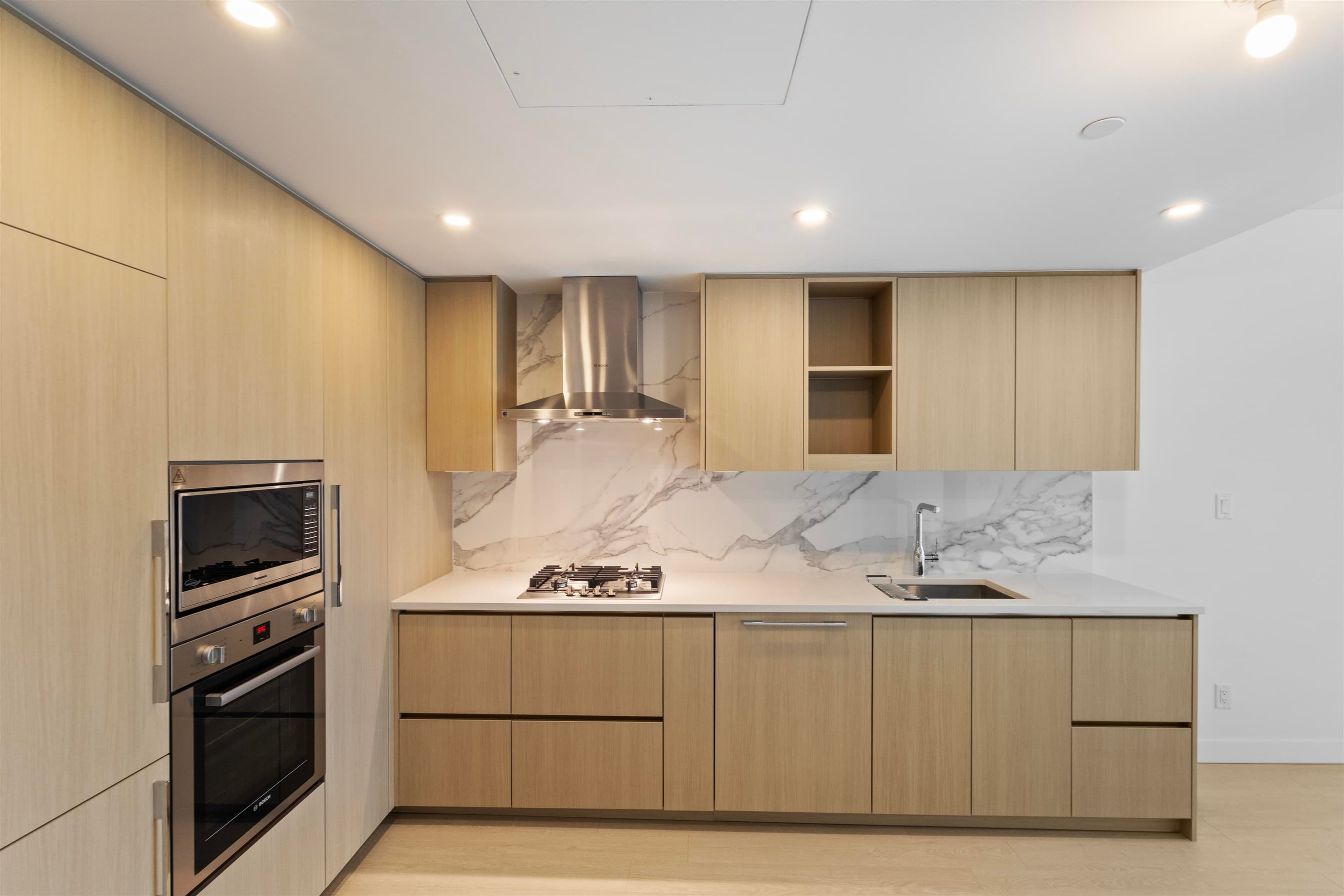 901 - 13768 100 Avenue, Surrey, V3T 0V2 — photo 4