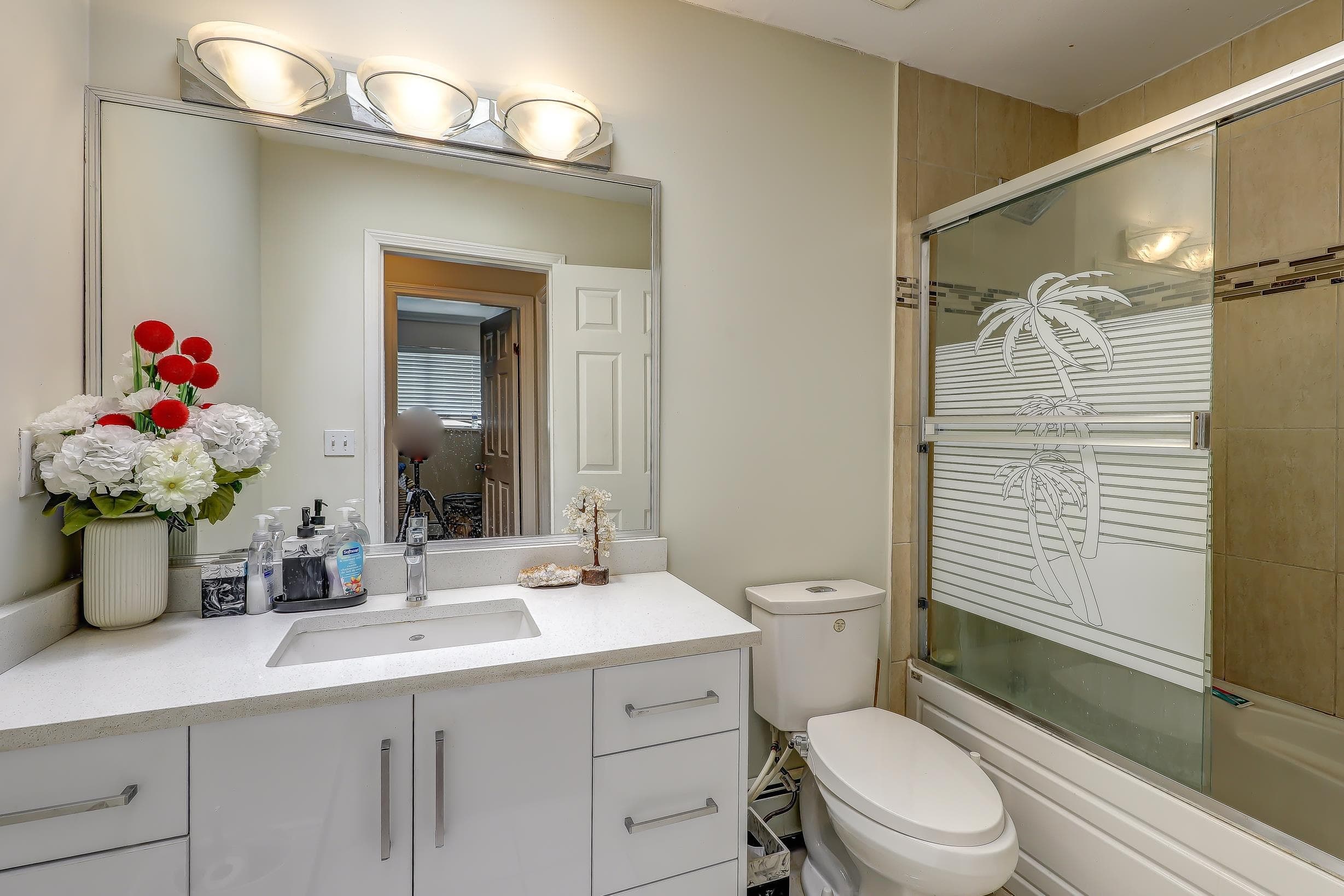 14115 88th Avenue, Surrey, V3W 3L5 — photo 3