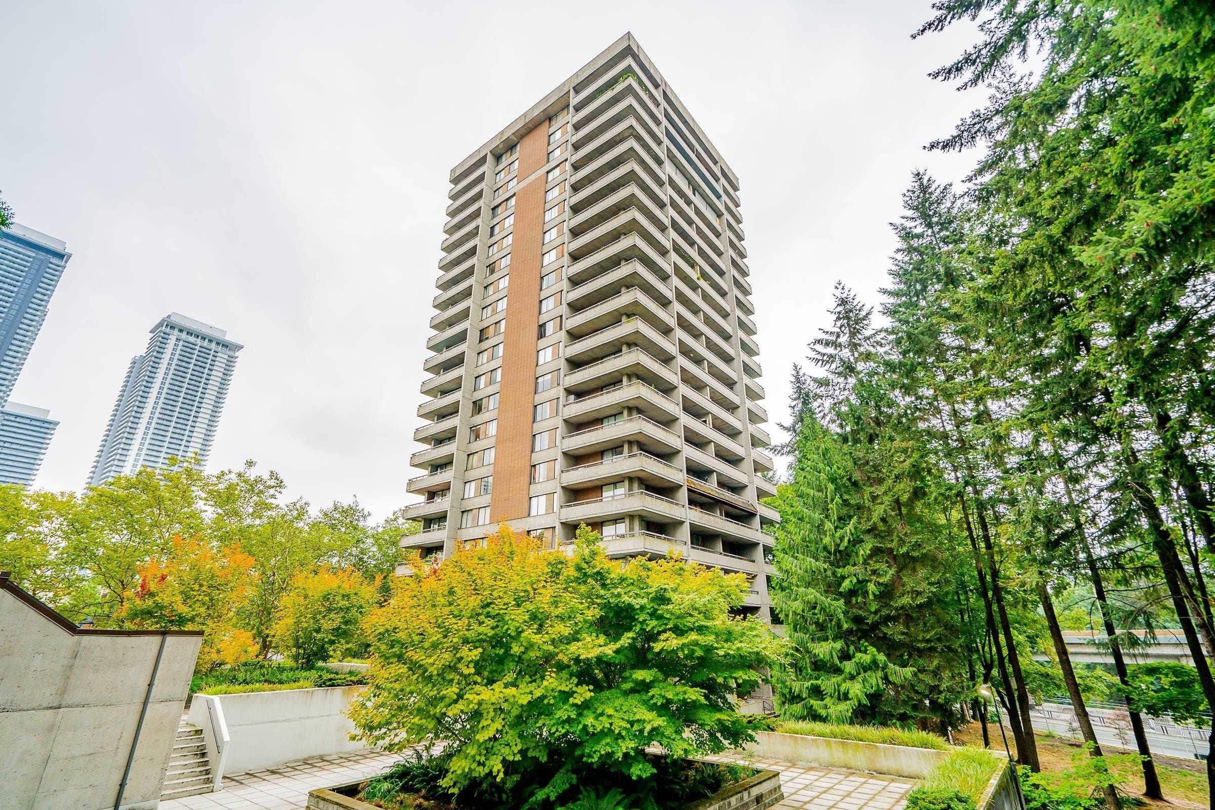 702 - 3771 Bartlett Court, Burnaby, V3J 7G8 — photo 2