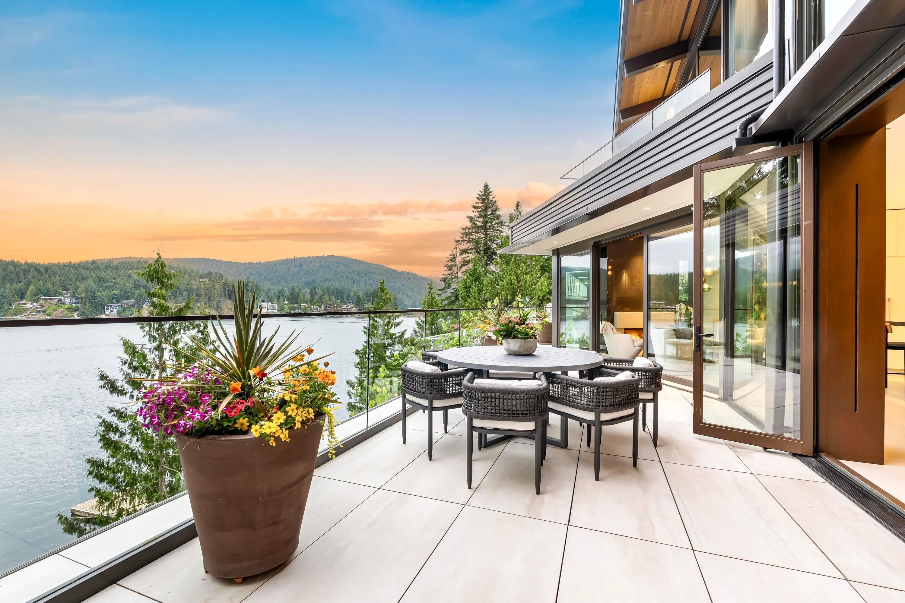 1840 Naomi Place, North Vancouver, V7G 1Y1 — photo 5
