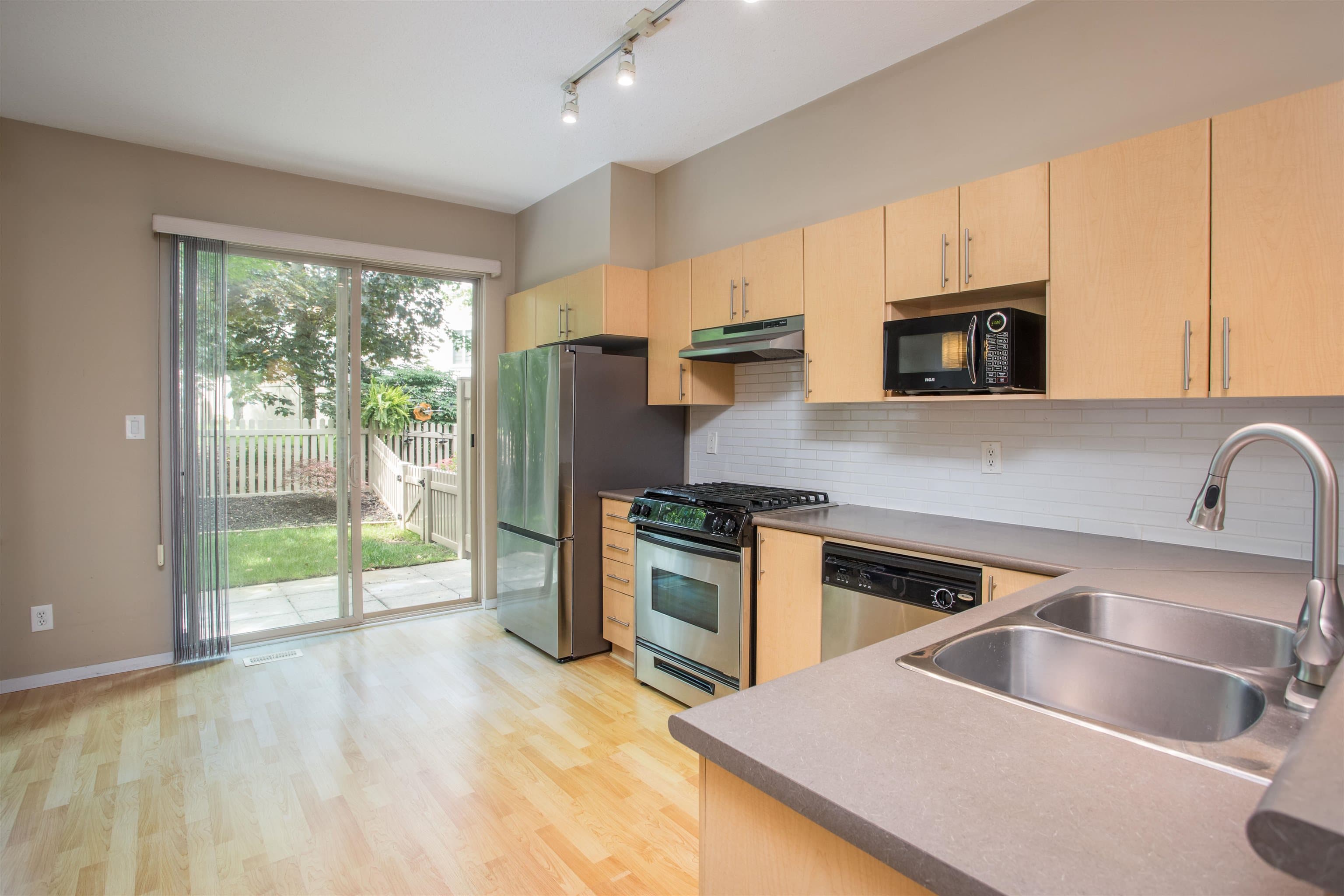 50 - 15152 62a Avenue, Surrey, V3S 1V1 — photo 4